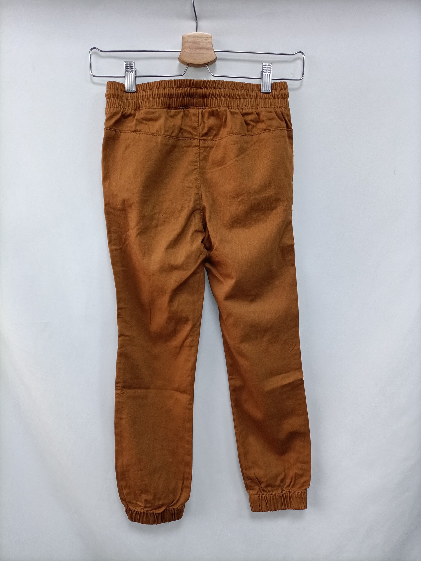H&M. Pantalón mostaza T.7/8