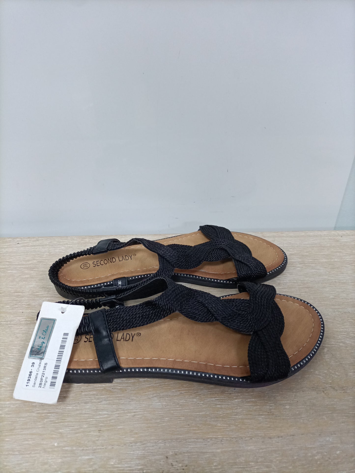 HUG&CLAU. Sandalias negras T.39