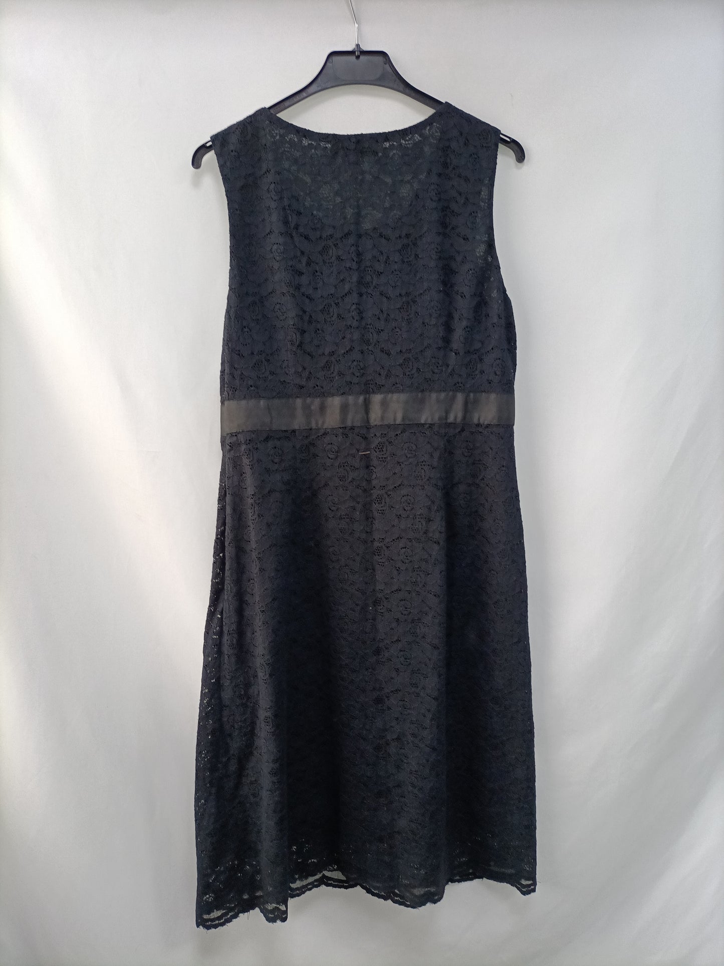EL CORTE INGLÉS. Short lace dress, size 42