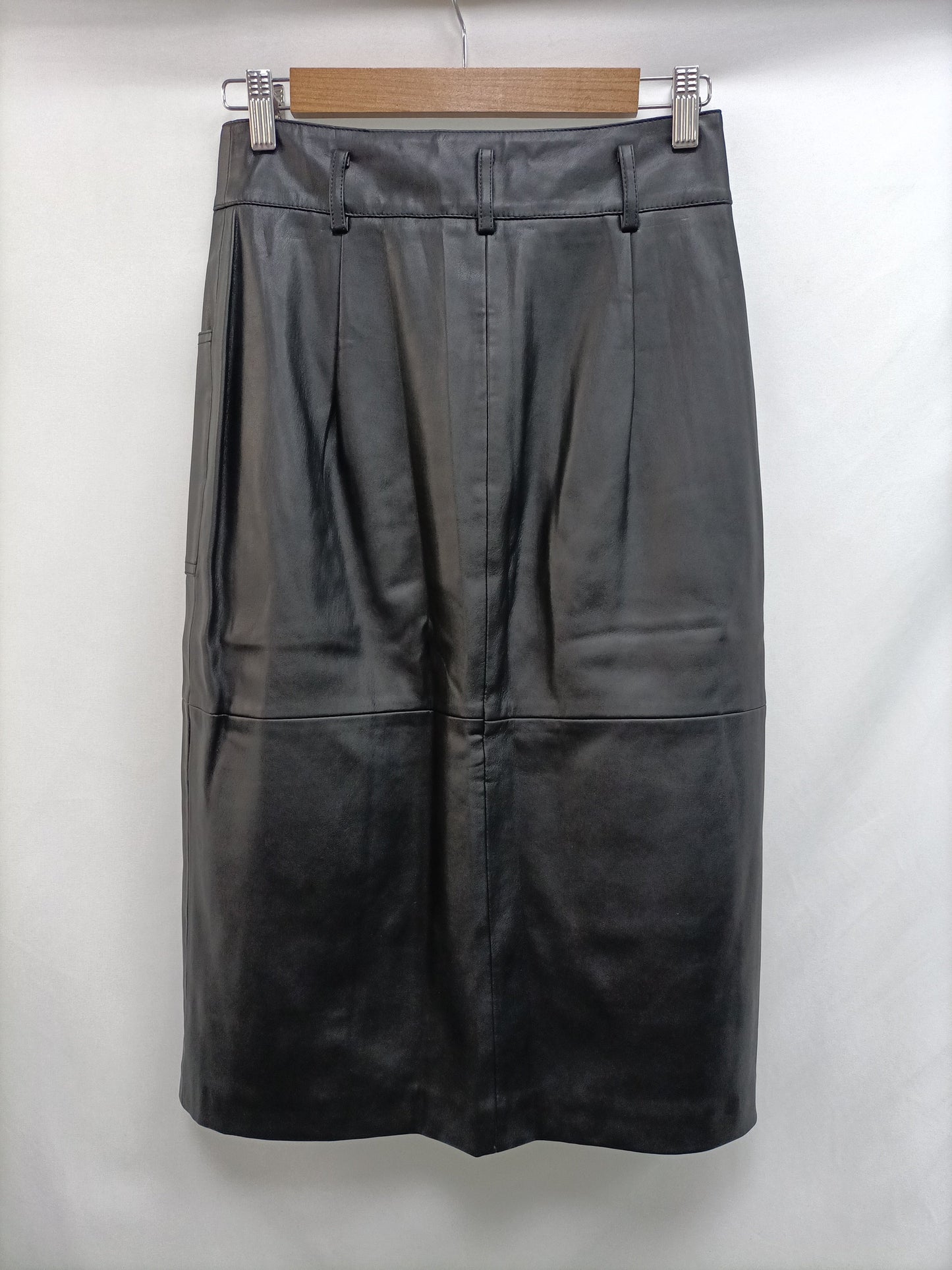 STRADIVARIUS. Black buttoned skirt T.36