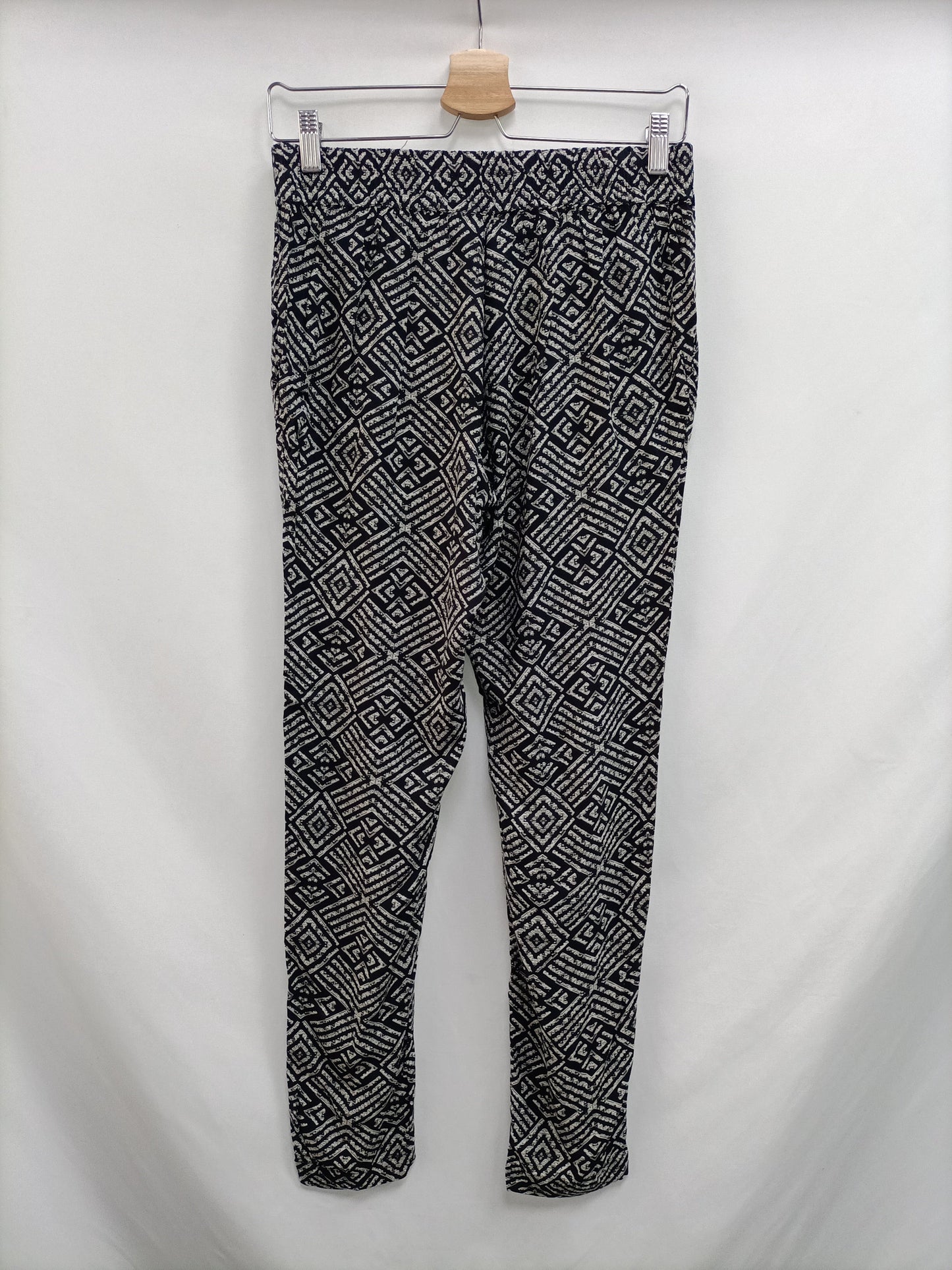 EASY WEAR. Pantalón fluido negro T.36