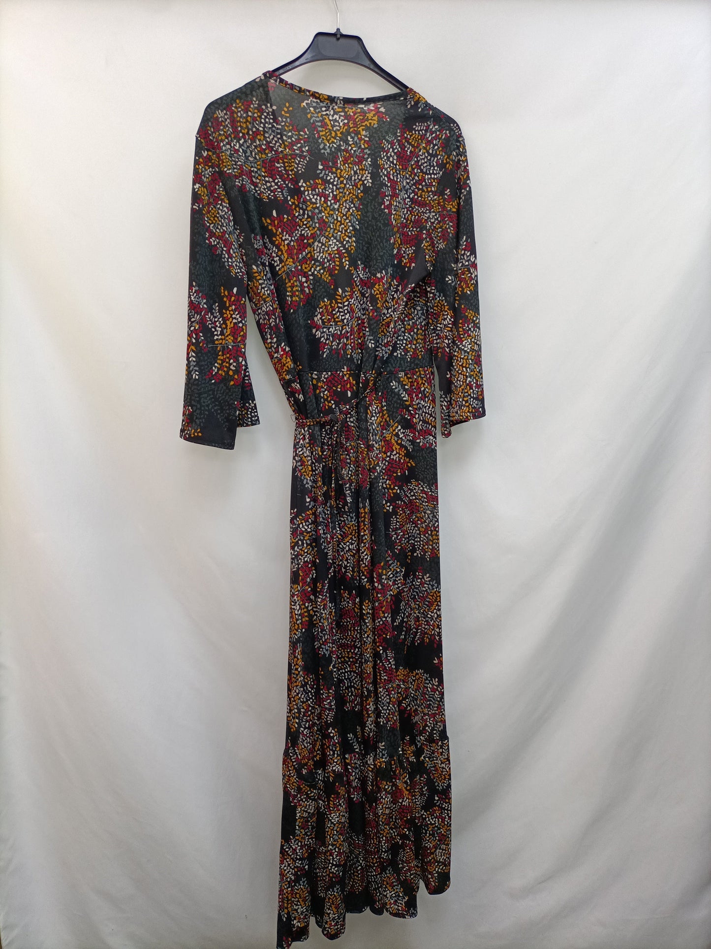 KIABI. Vestido cruzado largo T.m