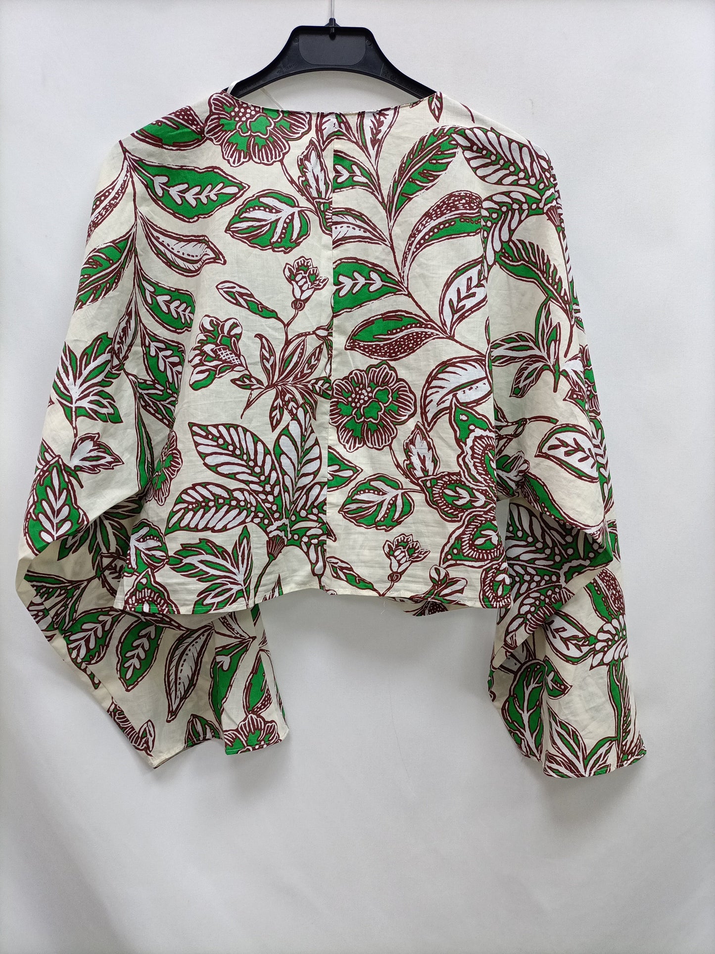 ZARA. Top beige hojas T.xl