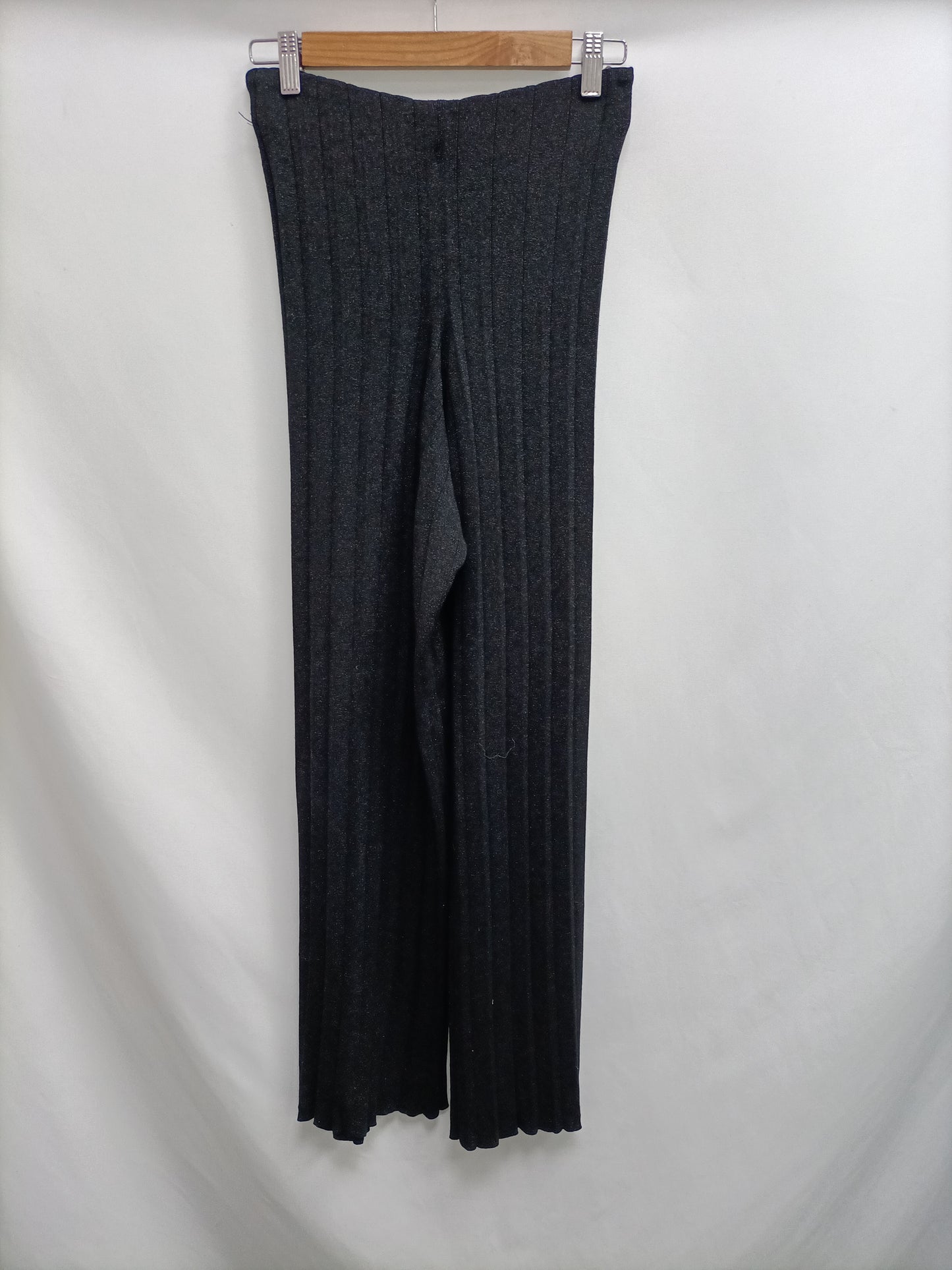 MANGO.Pantalones punto hilos plata T.s