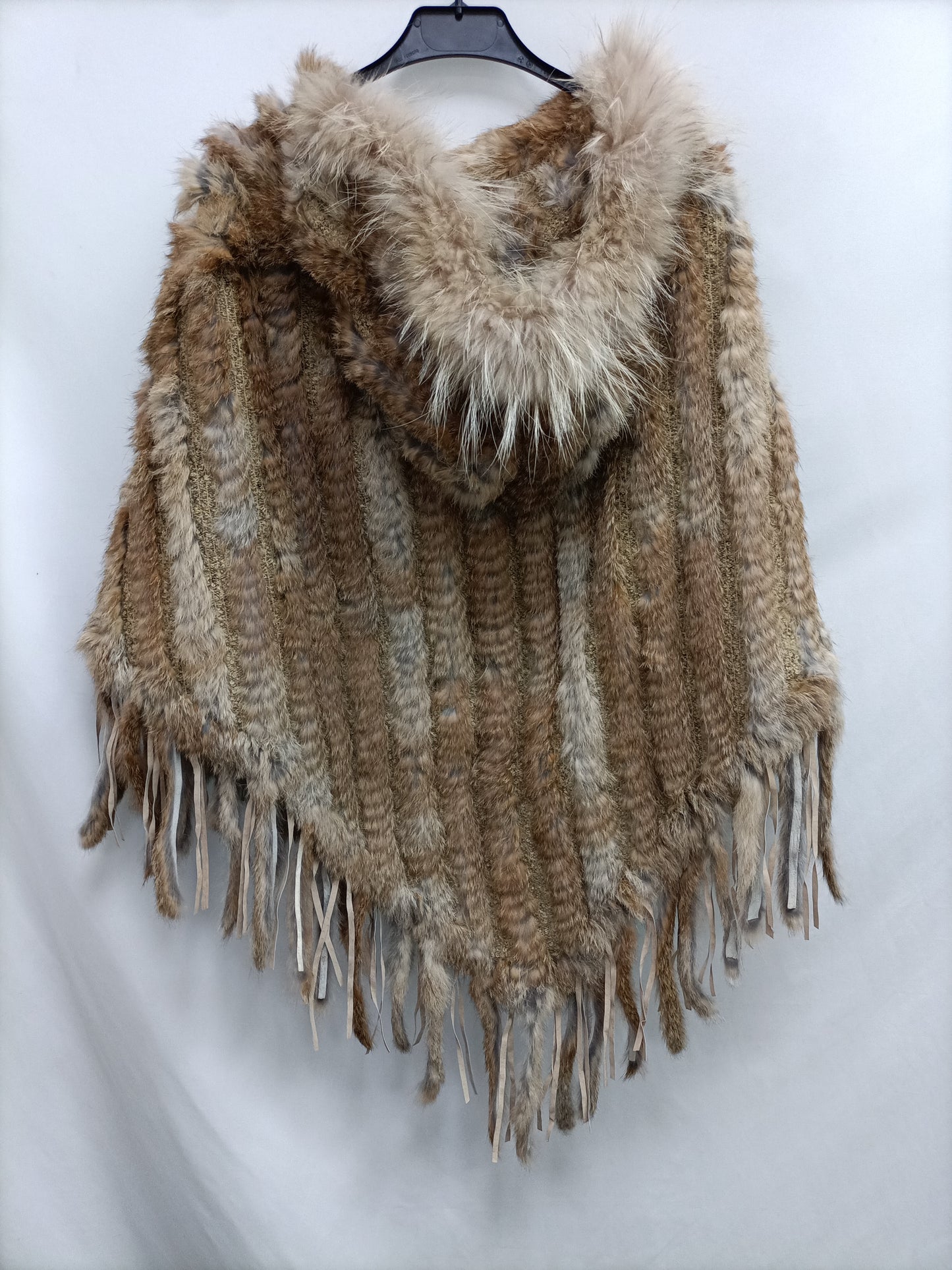 OTRAS. Poncho pelo camel Tu