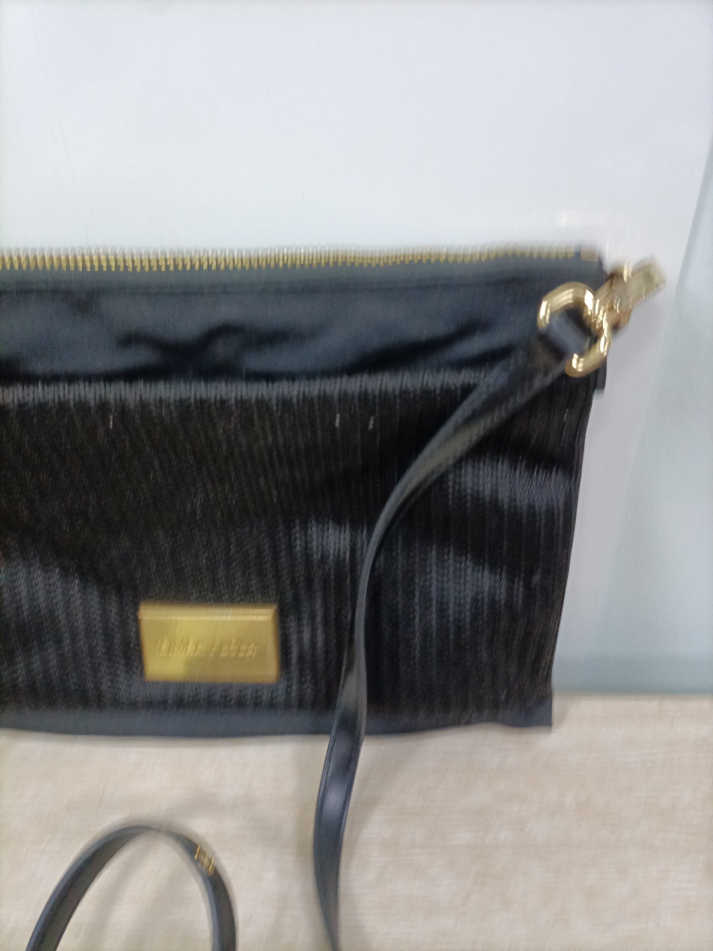 BIMBA Y LOLA.Bolso negro doble textura (tara)