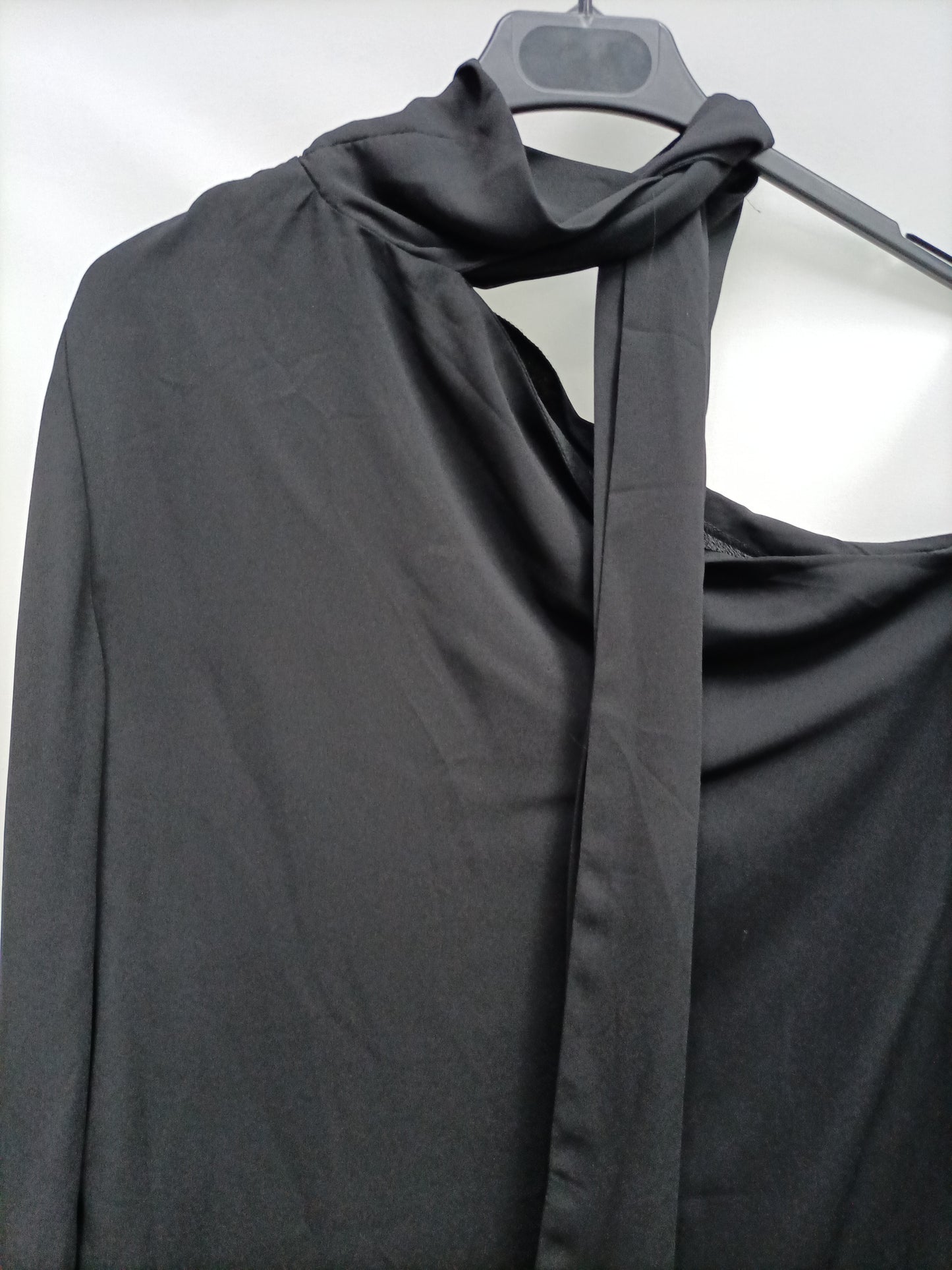 ASOS.Blusa negra asimétrica T.36