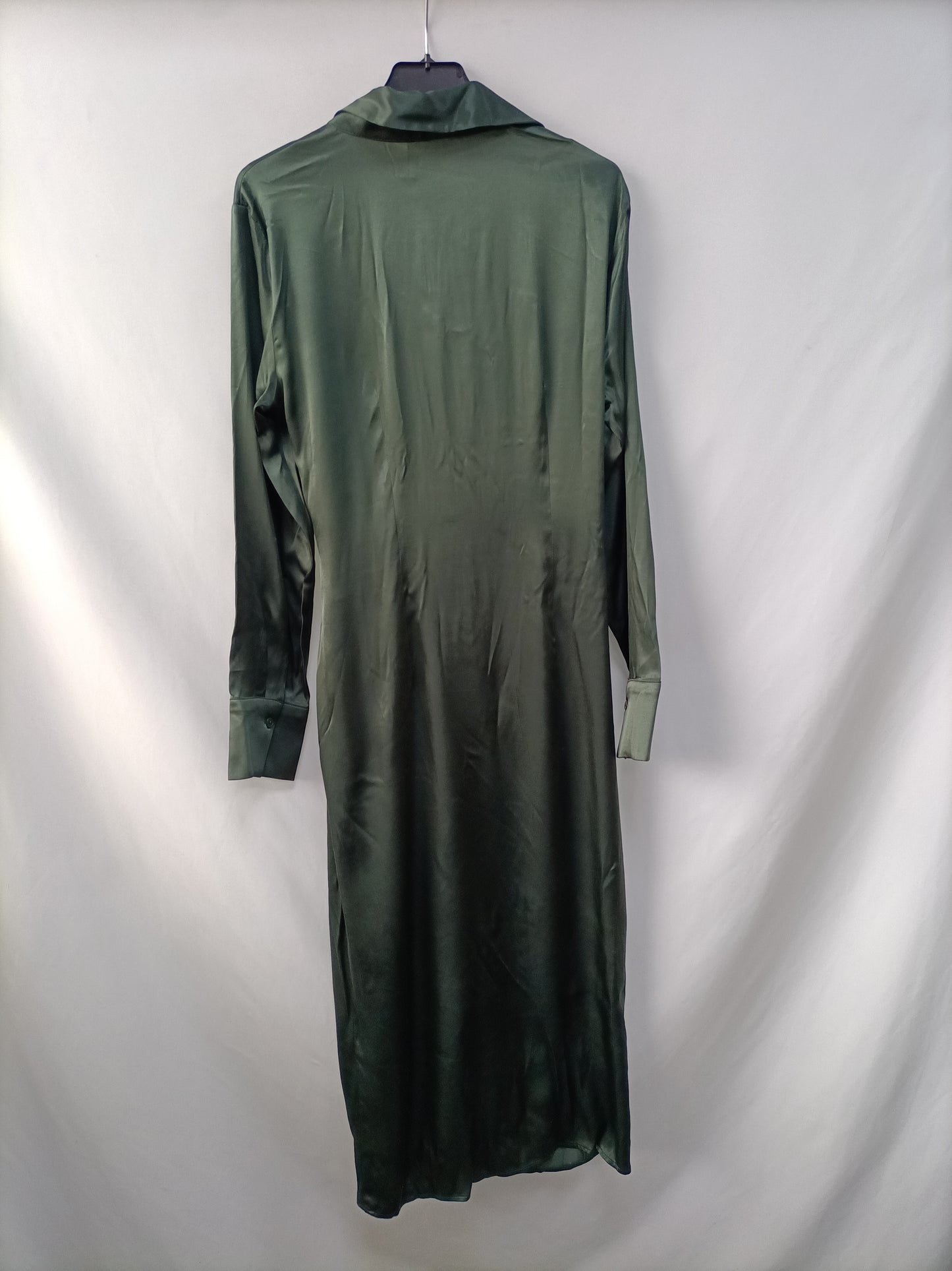 ZARA. Green satin dress Tm