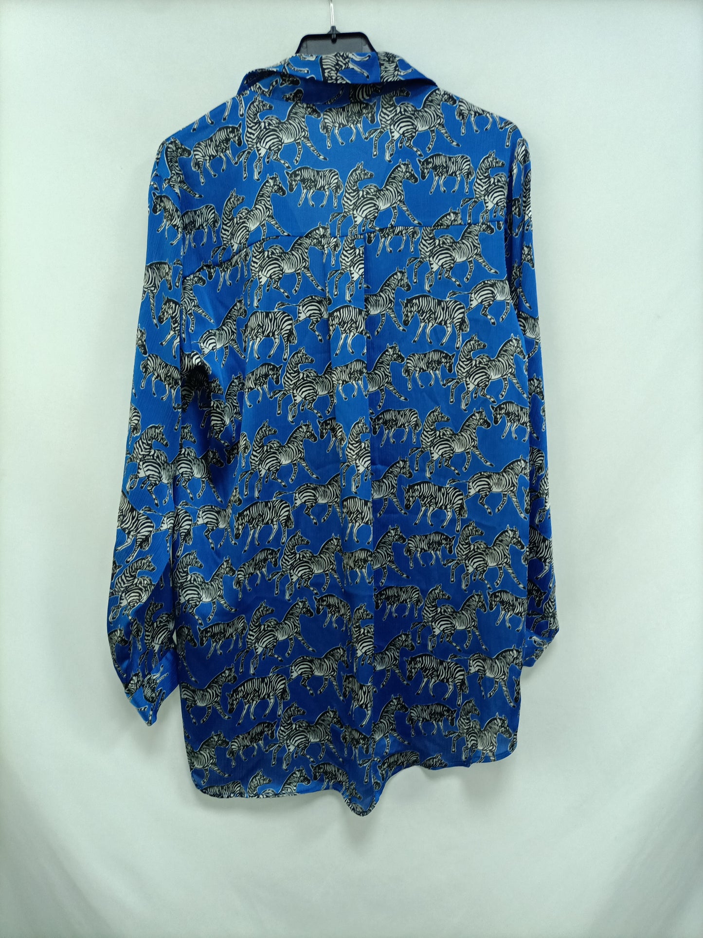 ZARA. Blue zebra print blouse Ts