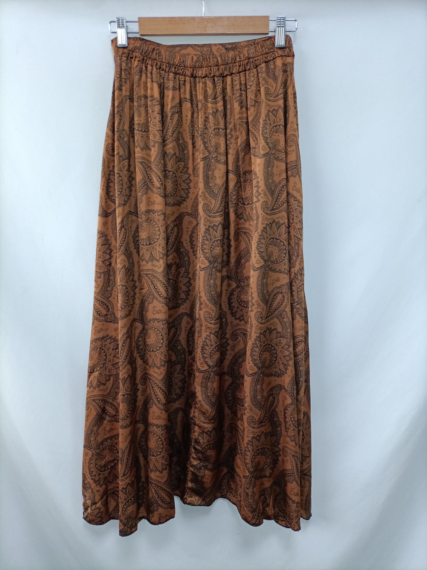 OTRAS. Falda midi marrón amebas T.u(s/m)