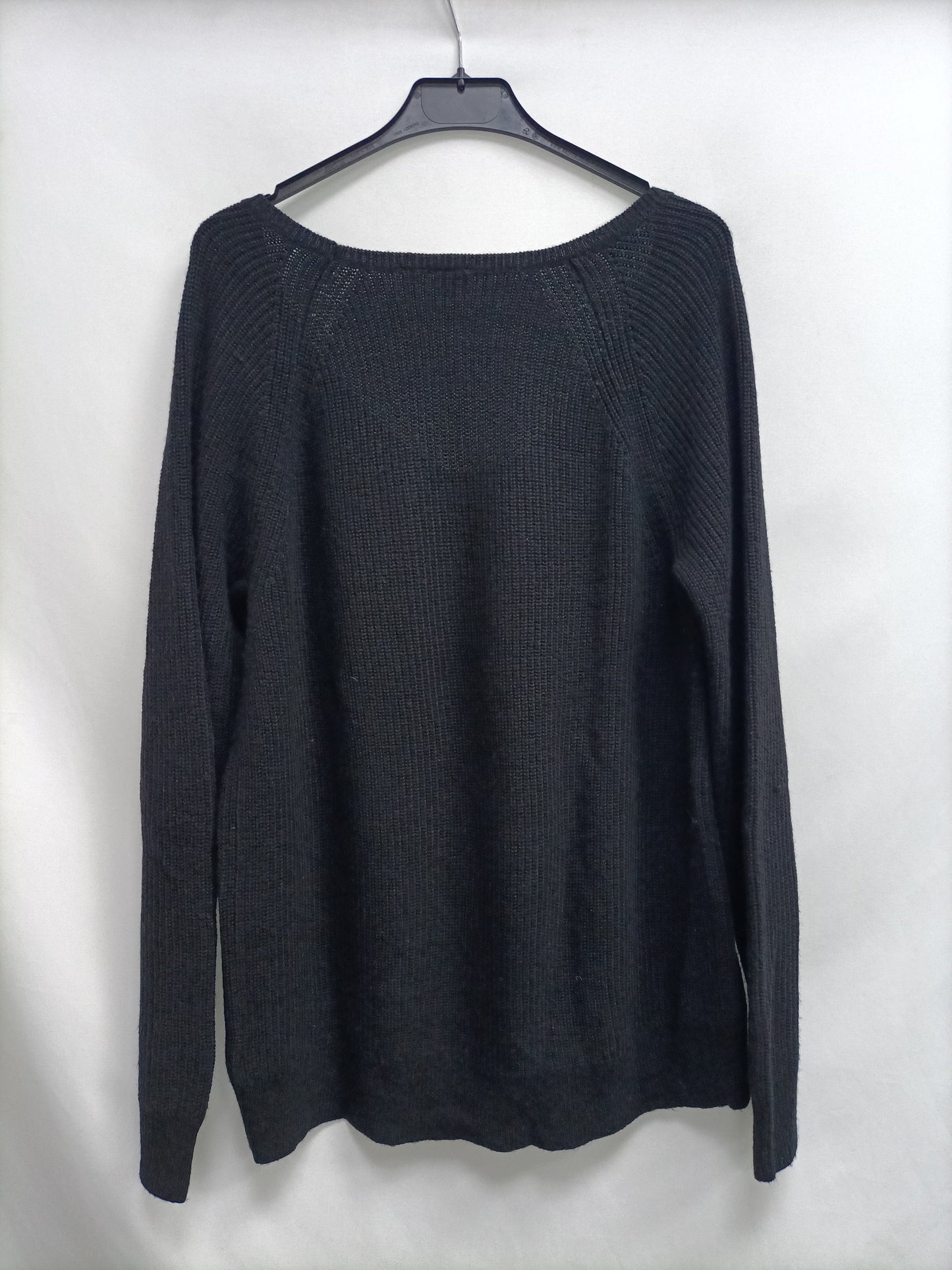 GAP. Jersey negro cuello pico T.m