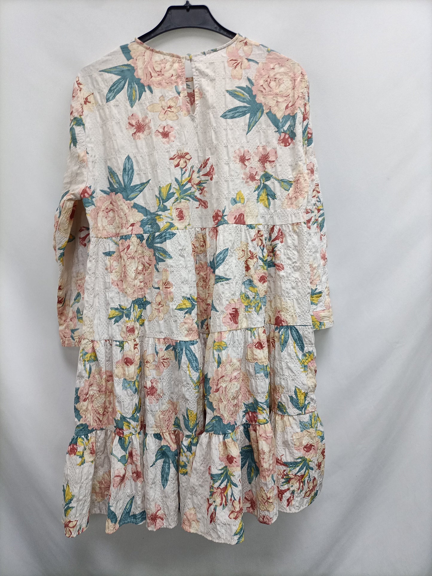 No encontradoZARA. Vestido corto flores T.s