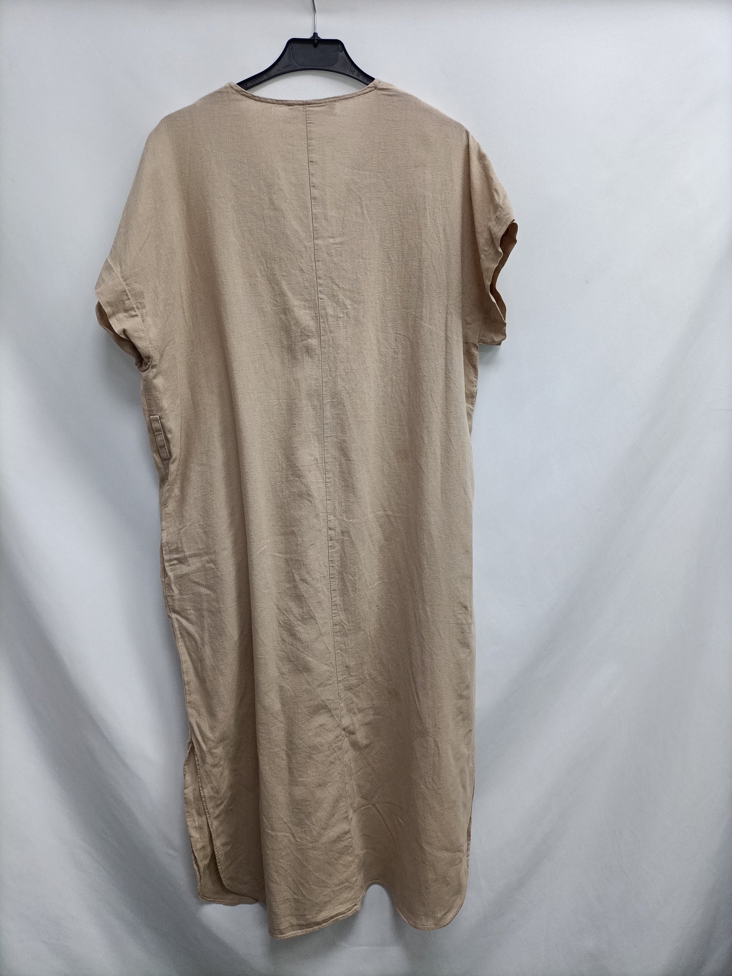 ZARA. Vestido beige oversized T.s