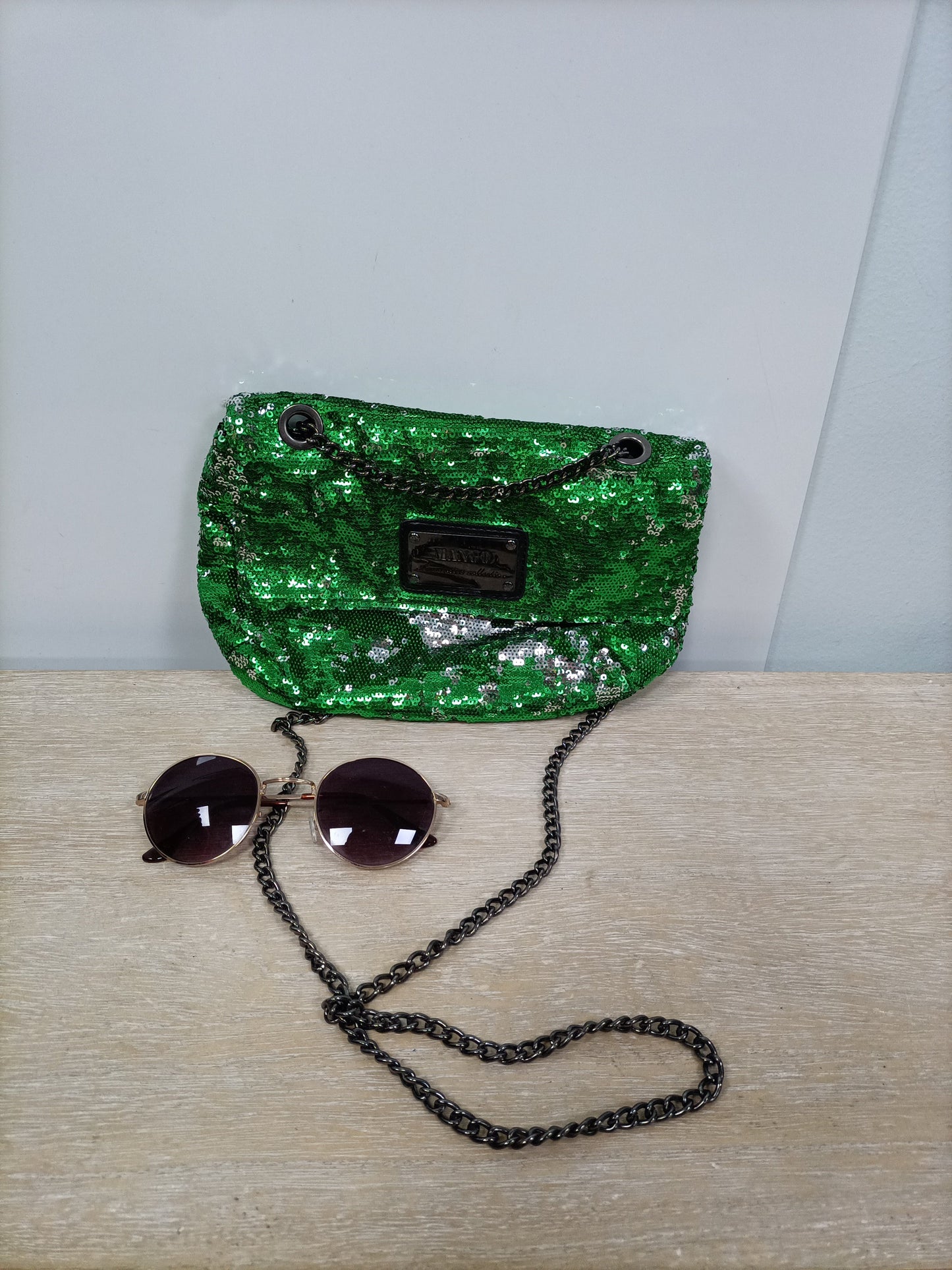 MANGO.Bolso verde lentejuelas