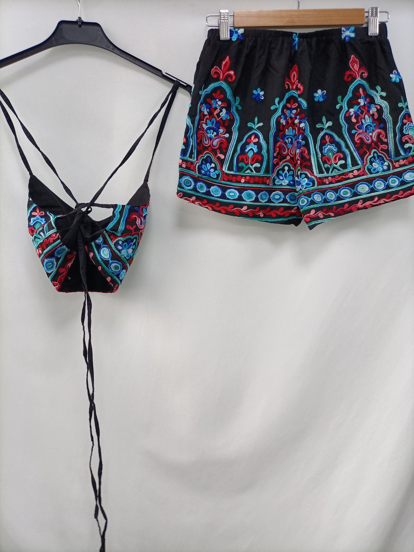 OTRAS.Total look negro bordado T.XS