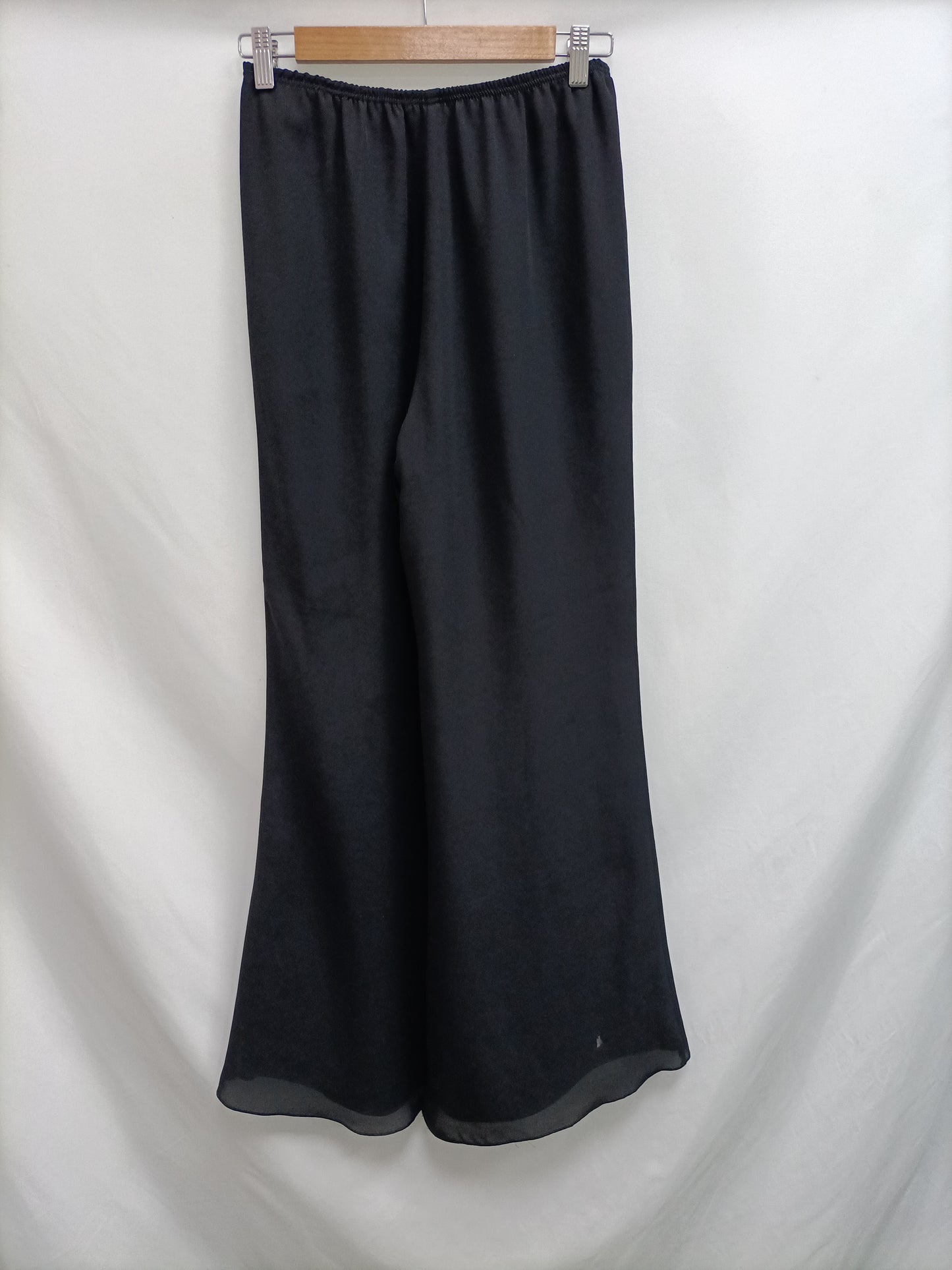 UNIT. Pantalón negro fluido T.40