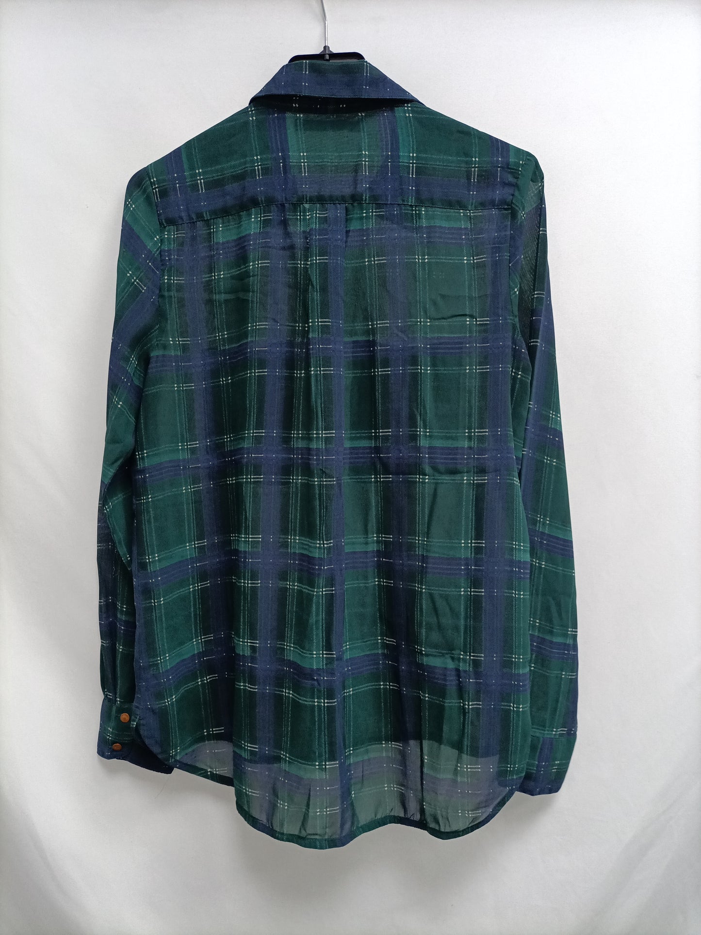 SFERA. blusa verde cuadros T.m