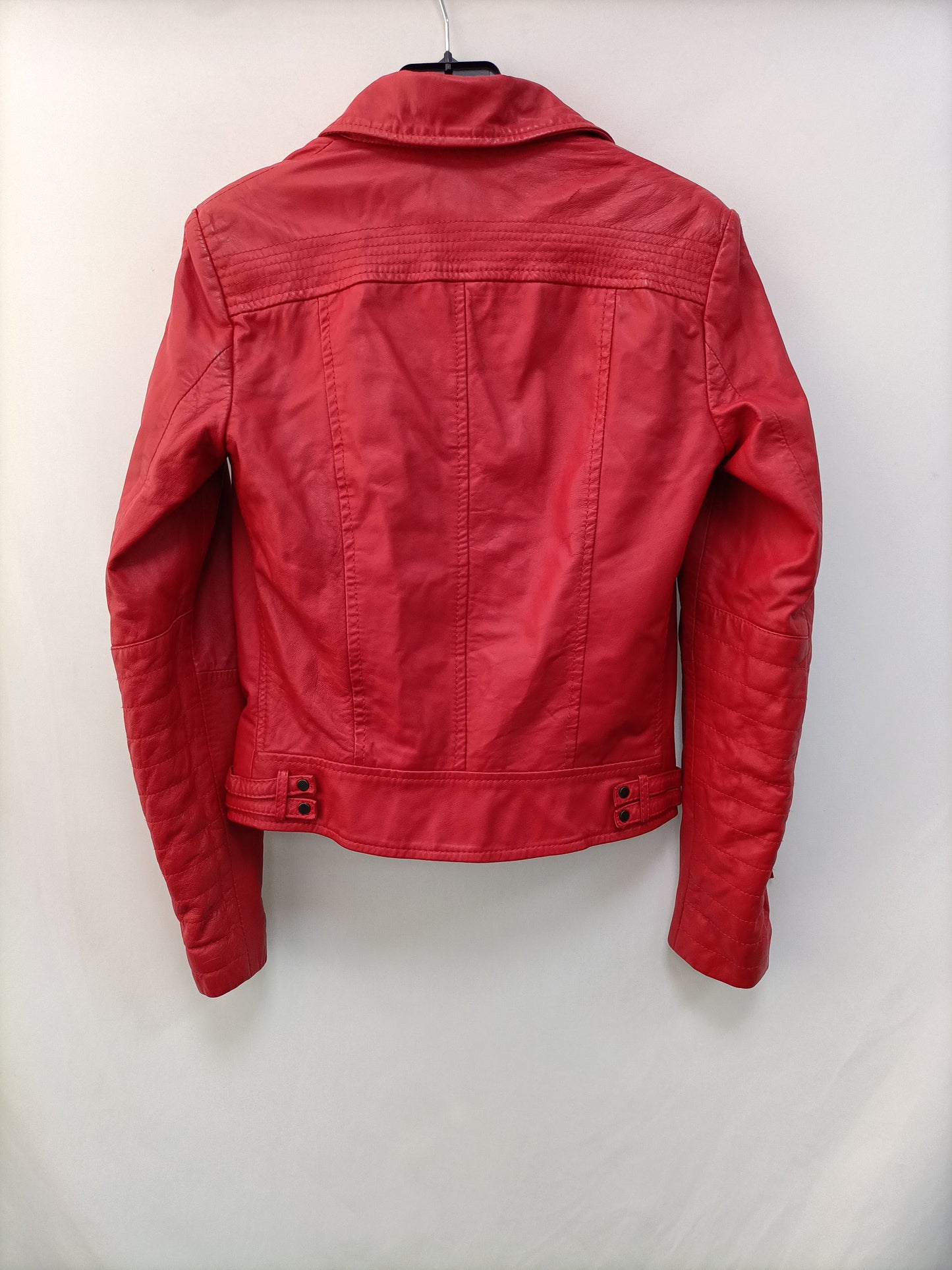 MANGO. Cazadora piel roja T.xs