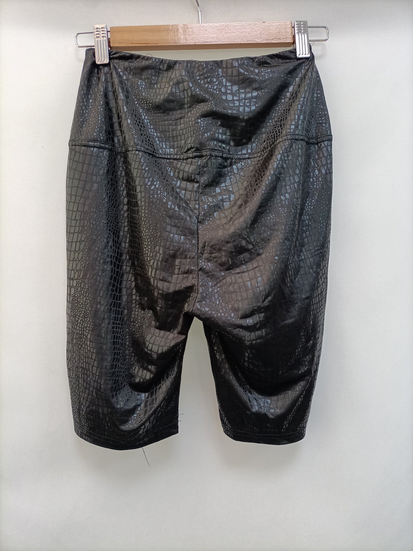 SHEIN. leggins negros cortos T.xs
