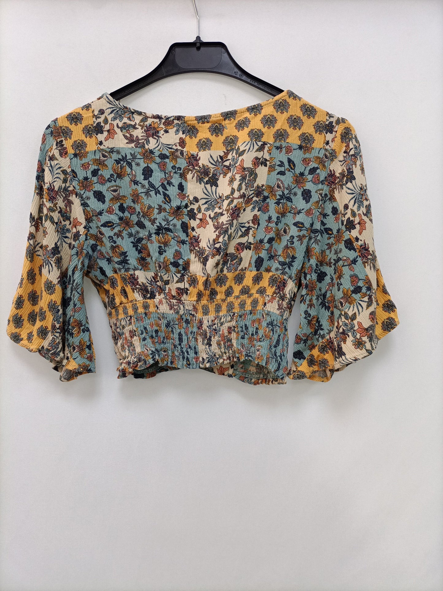 PULL&BEAR. Top estampado flores T.m