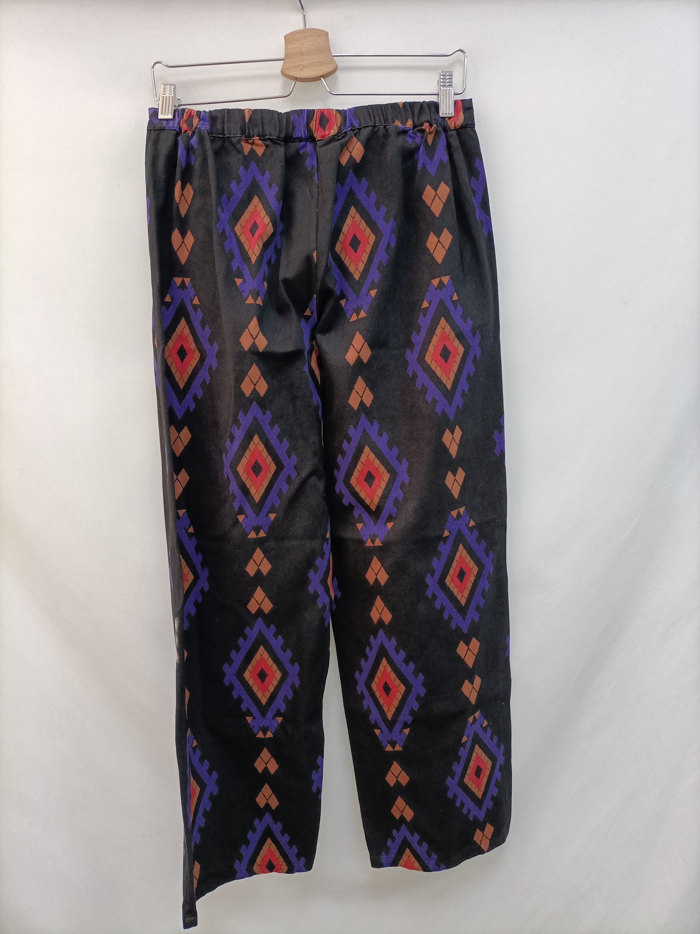 COMPAÑIA FANTASTICA. Pantalón negro estampado T.m