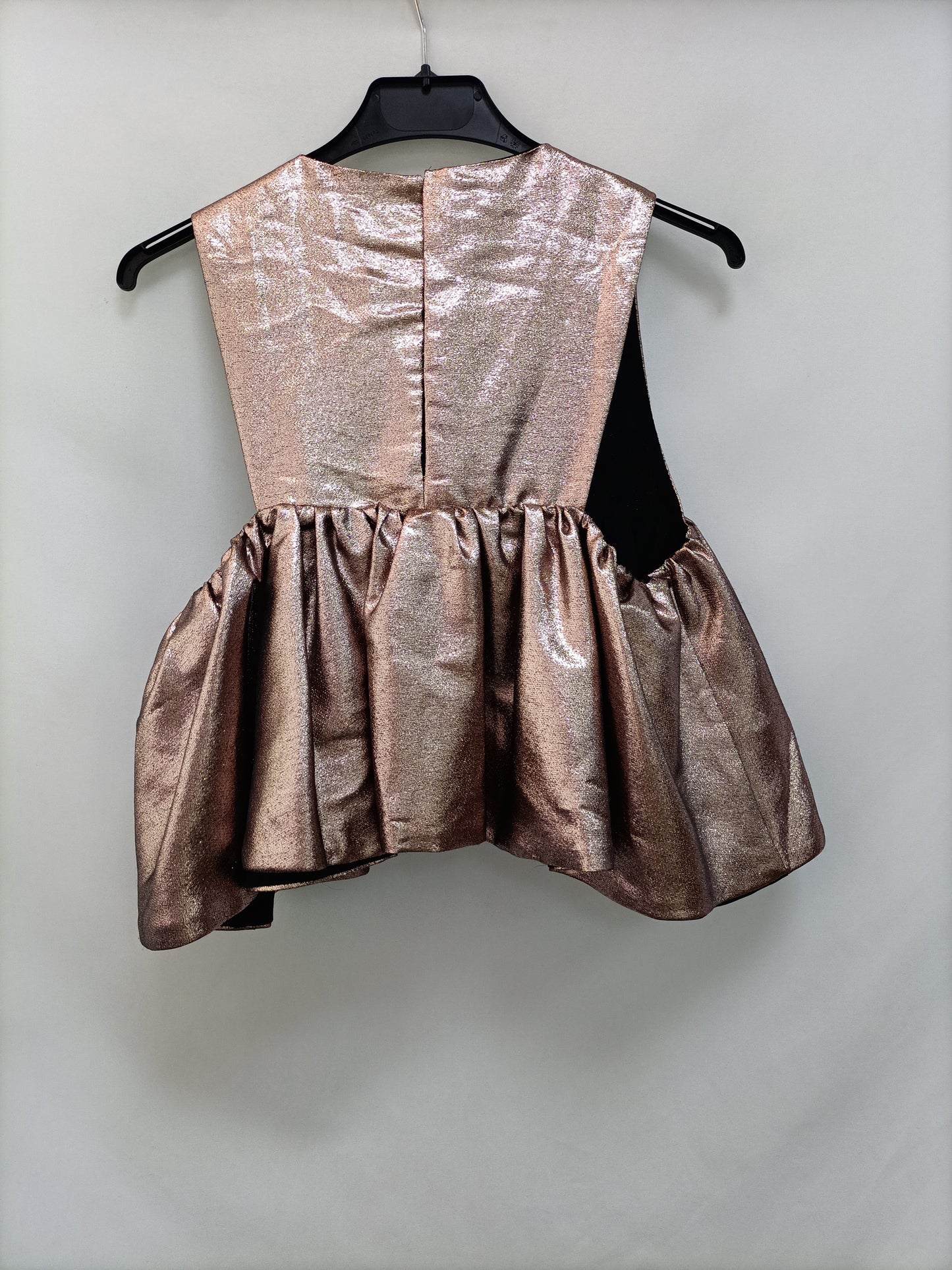 ZARA. Top corto metalizado T.m