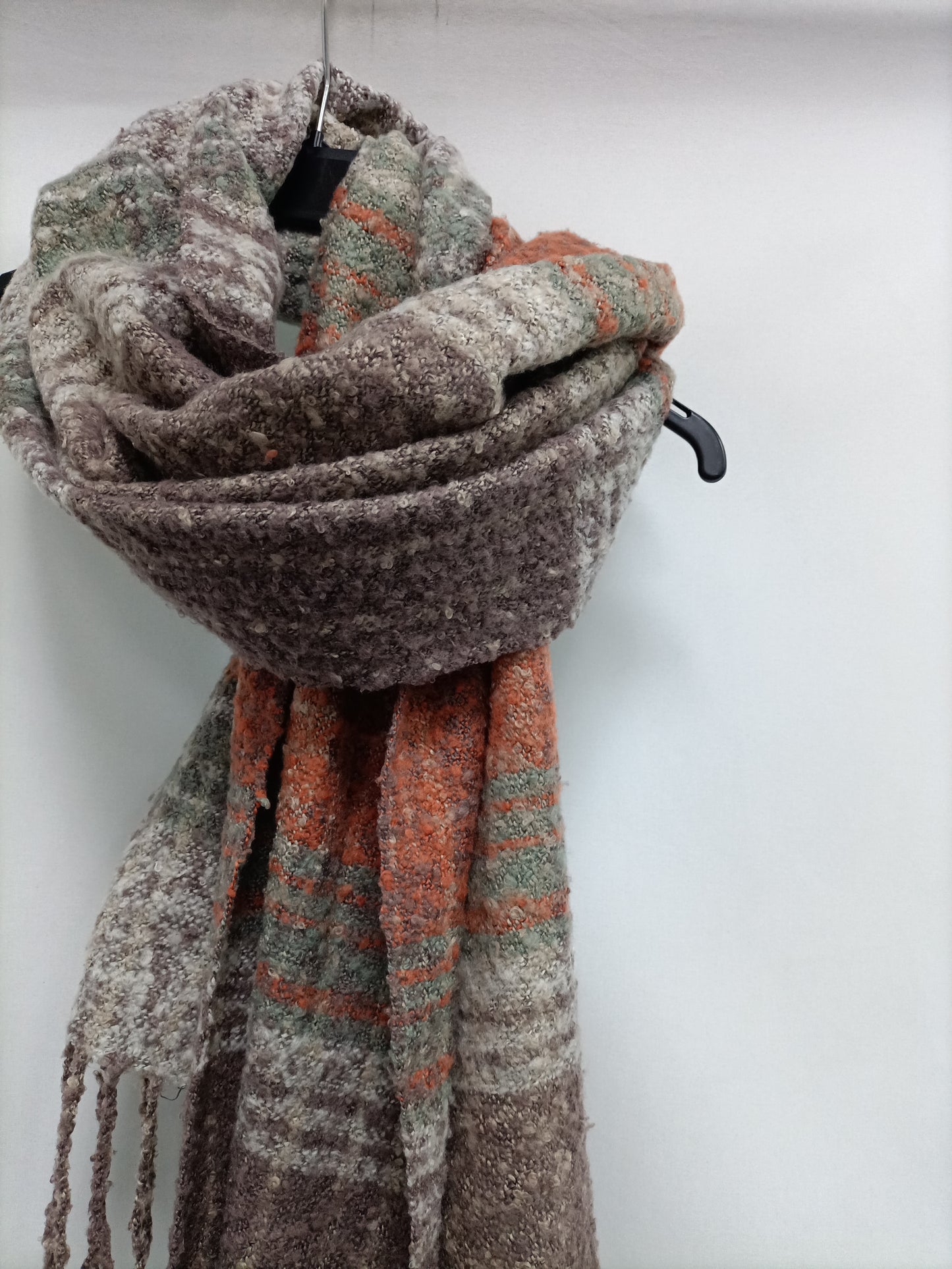 OTRAS. Bufanda tonos rosas