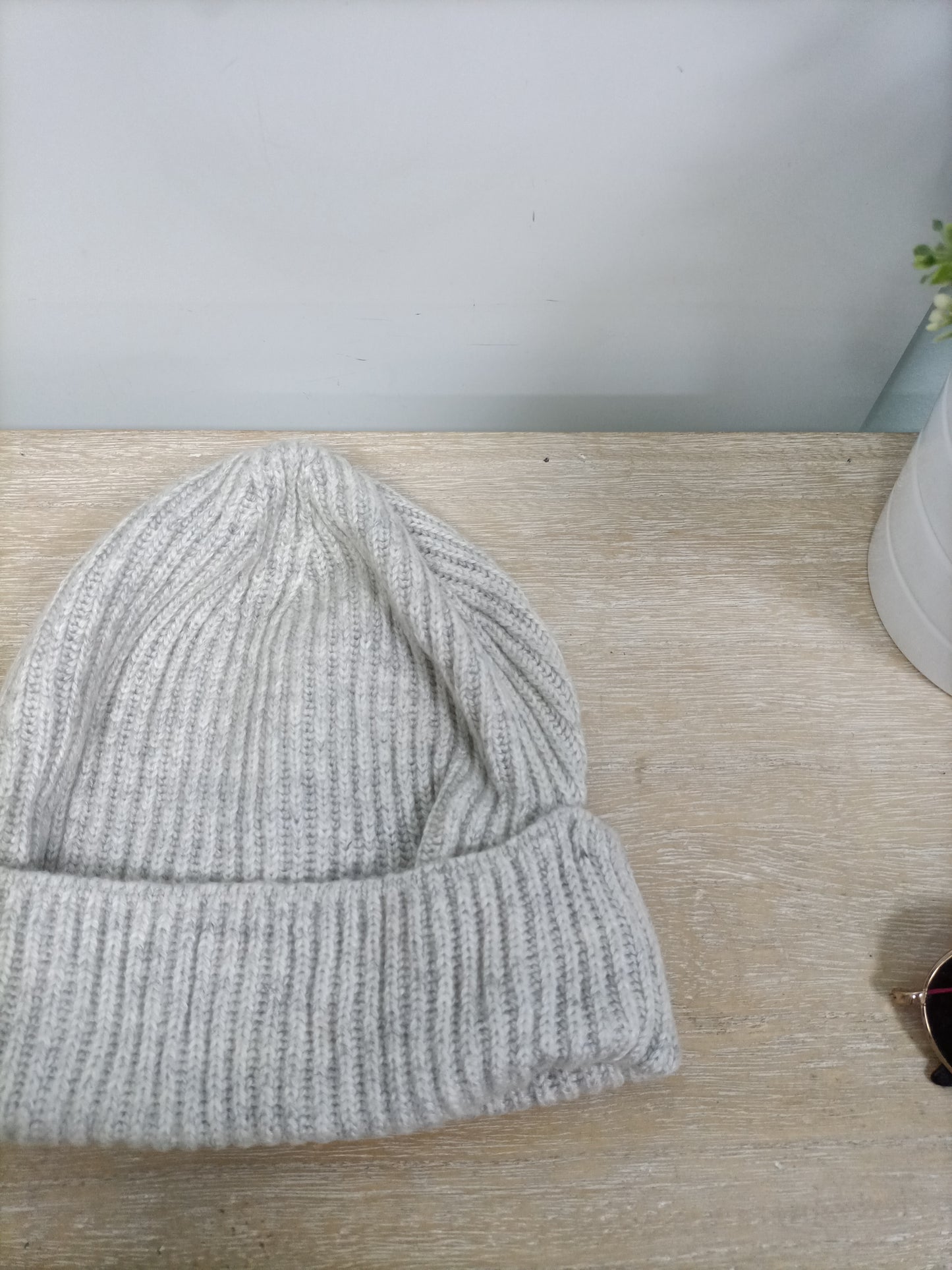 H&M. Gorro canalé gris