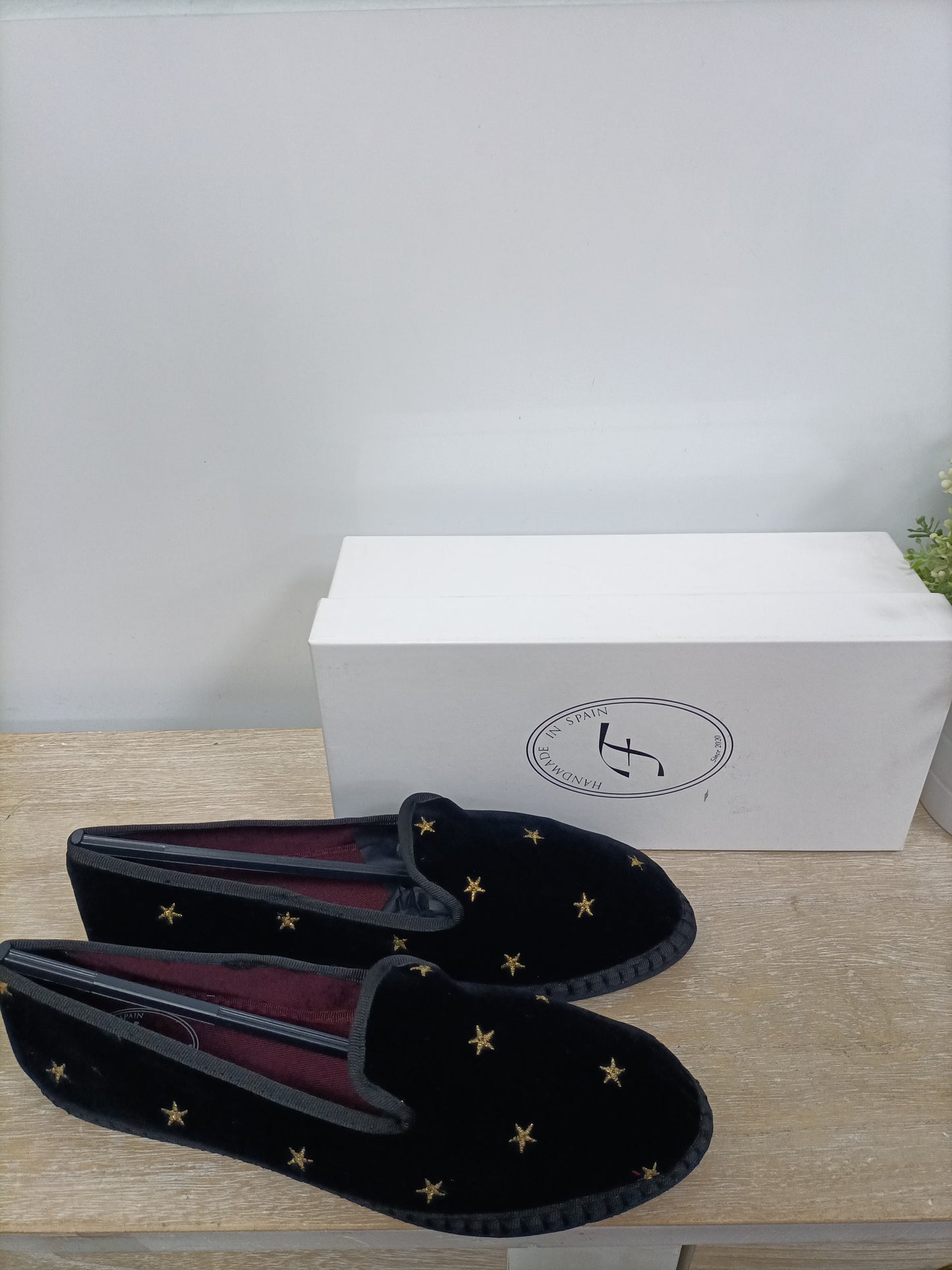 FLABELUS. Velvet loafers T.42