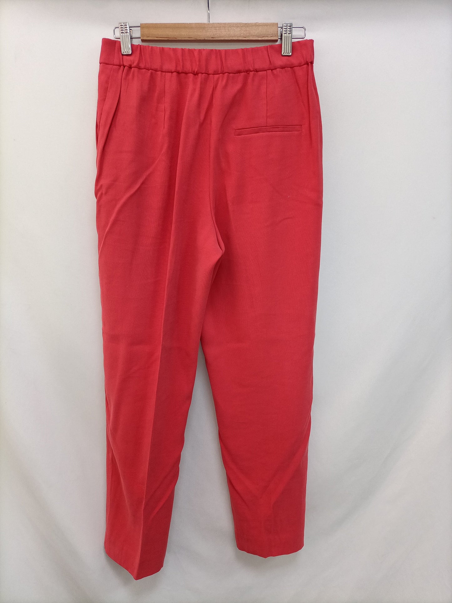 MANGO. Pantalón fluido rojo (coral) T.s
