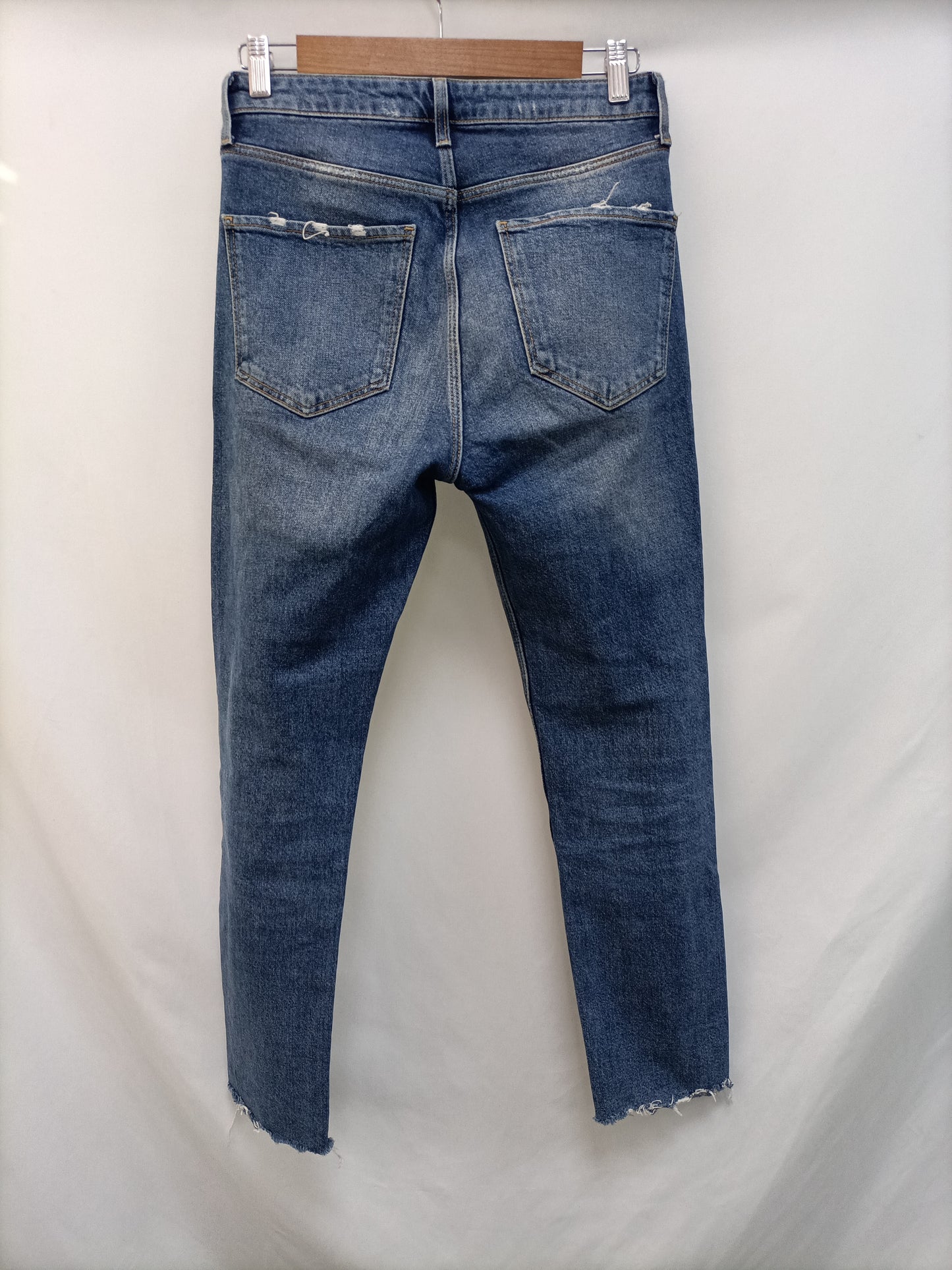 ZARA.Pantalón recto denim T.36