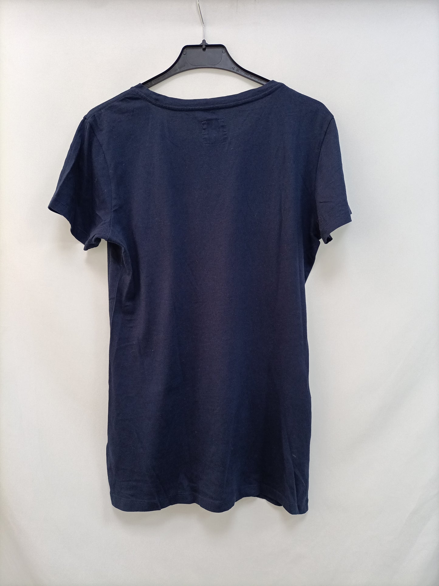 GAP. Camiseta azul letras T.m
