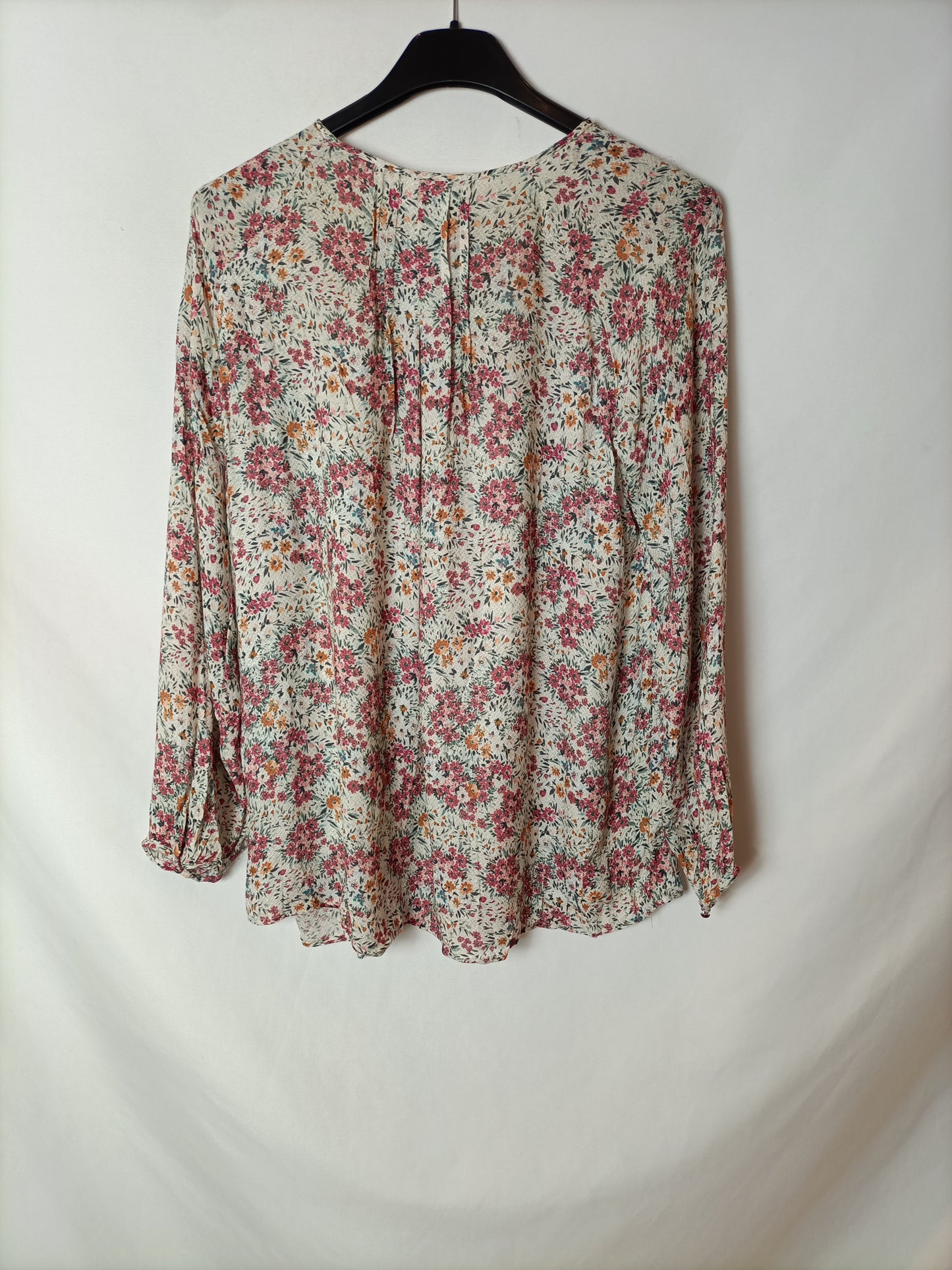 ZARA. blusa beige rayas T13/14(xxs)