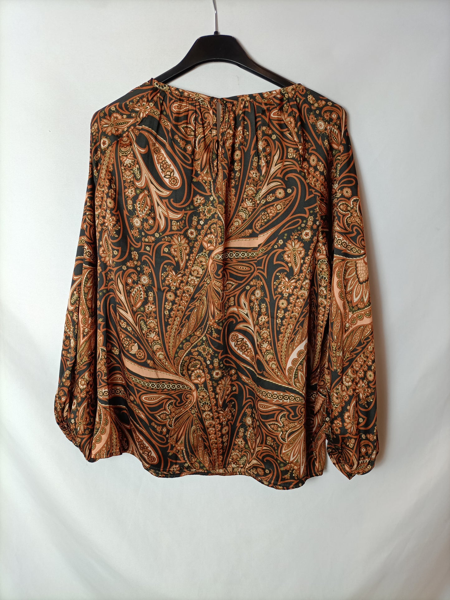 H&M x ROCHARD ALLAN. blusa marrón amebas T.36