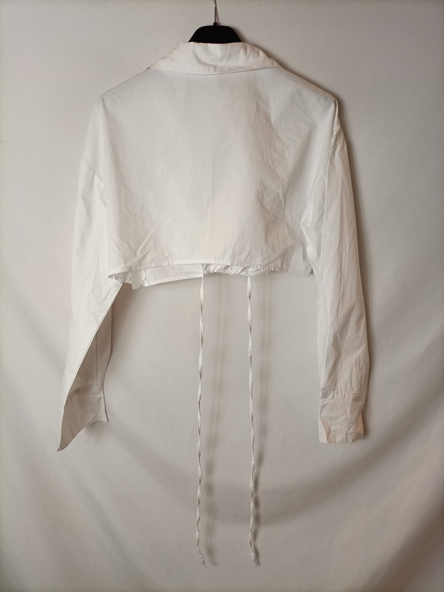 OTRAS. Blusa crop blanca T.s