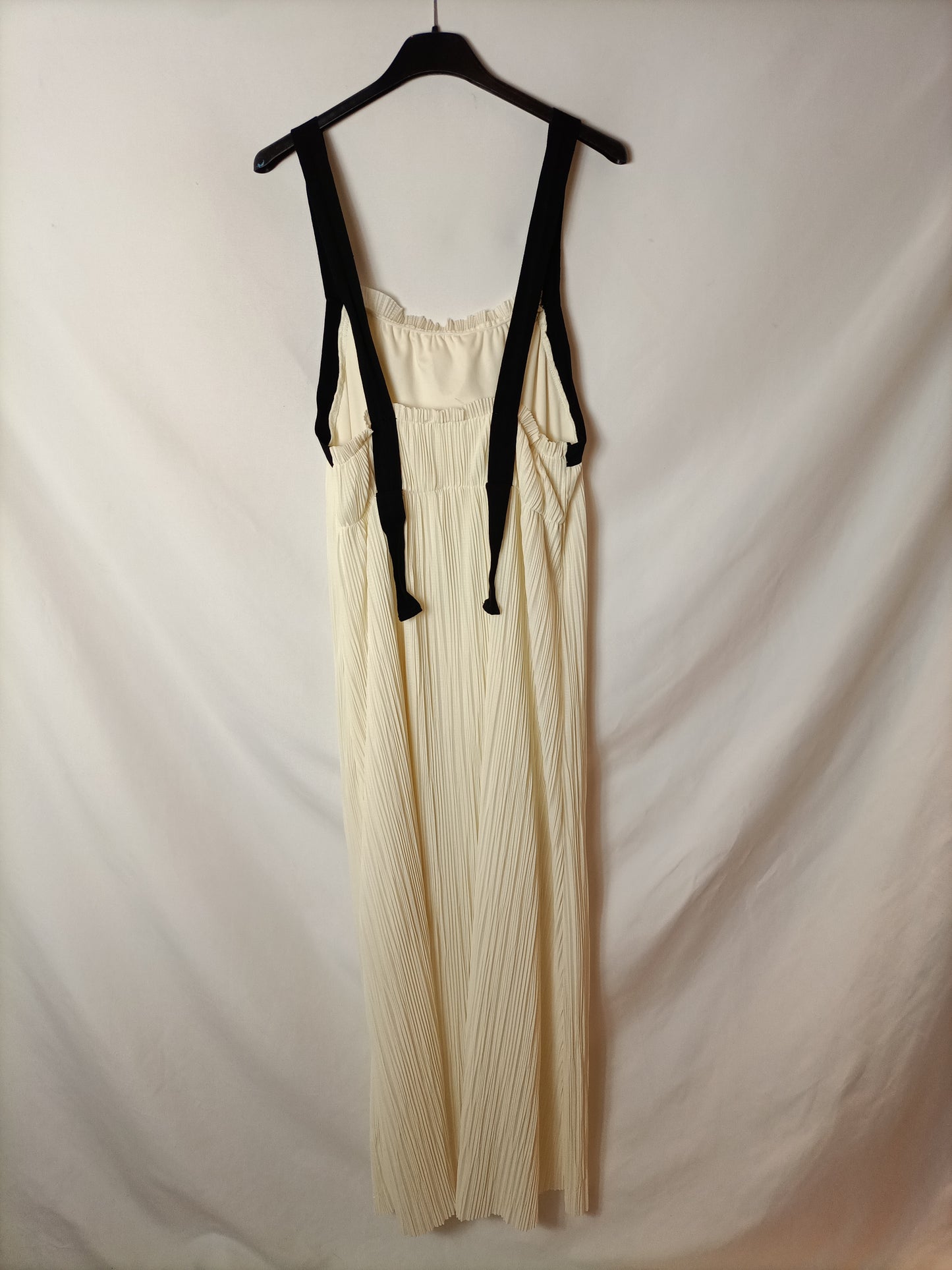 ZARA. Vestido midi plisado T.m