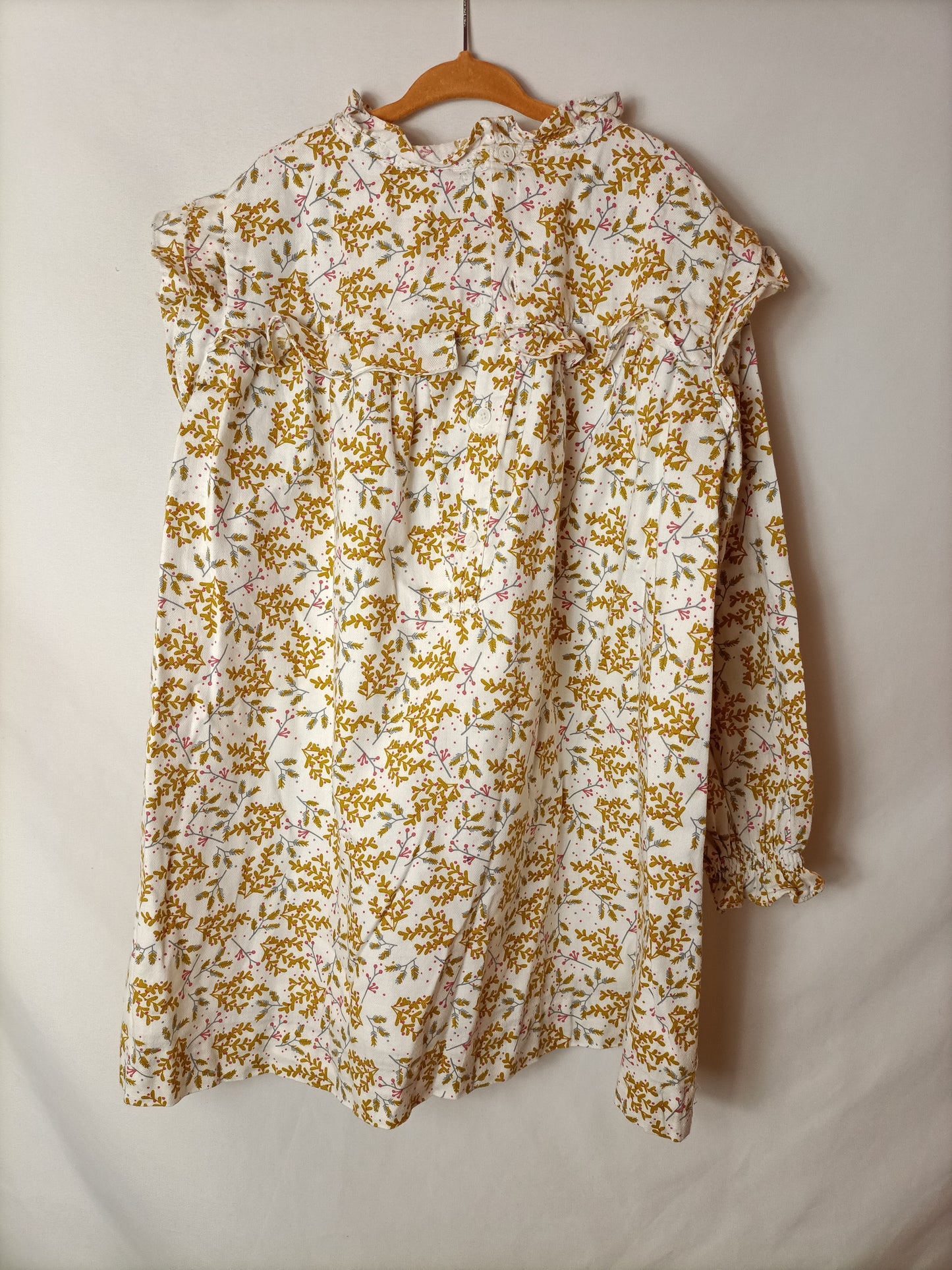 GOCCO. Vestido hojas mostaza. T. 7-8 años
