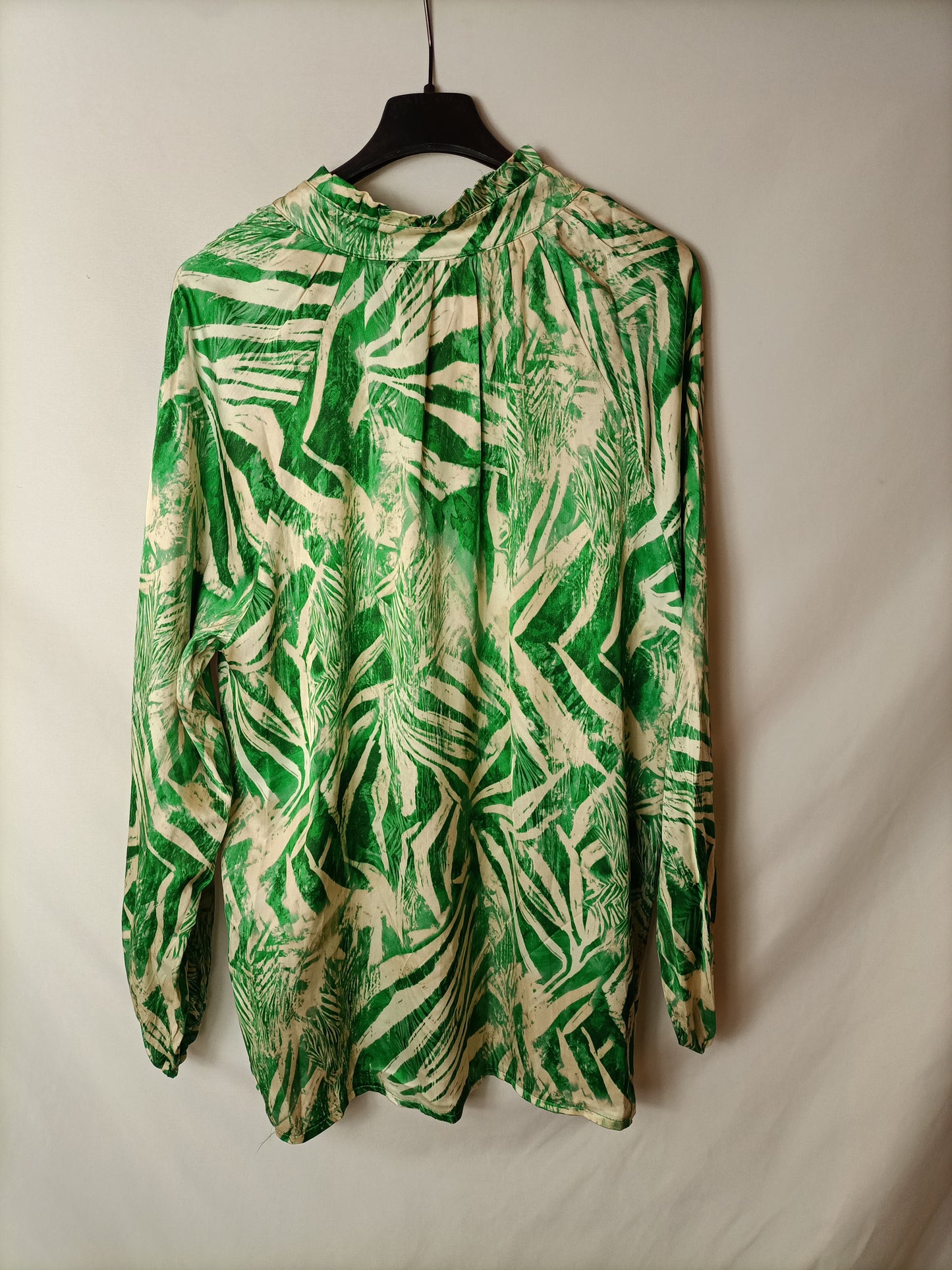 NEW COLLECTION. Blusa fluida estampada T.u(s/m)