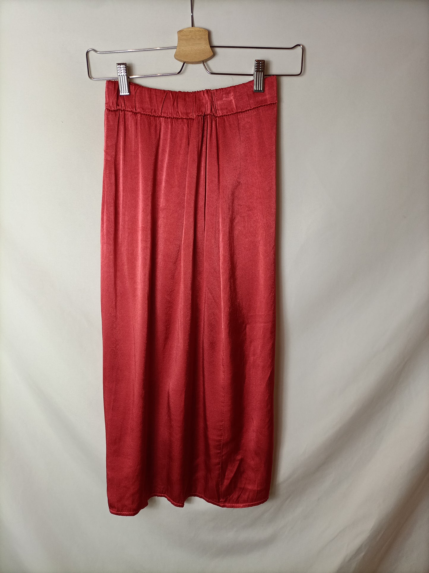 OTHERS. Buttoned midi skirt Tu(xs)