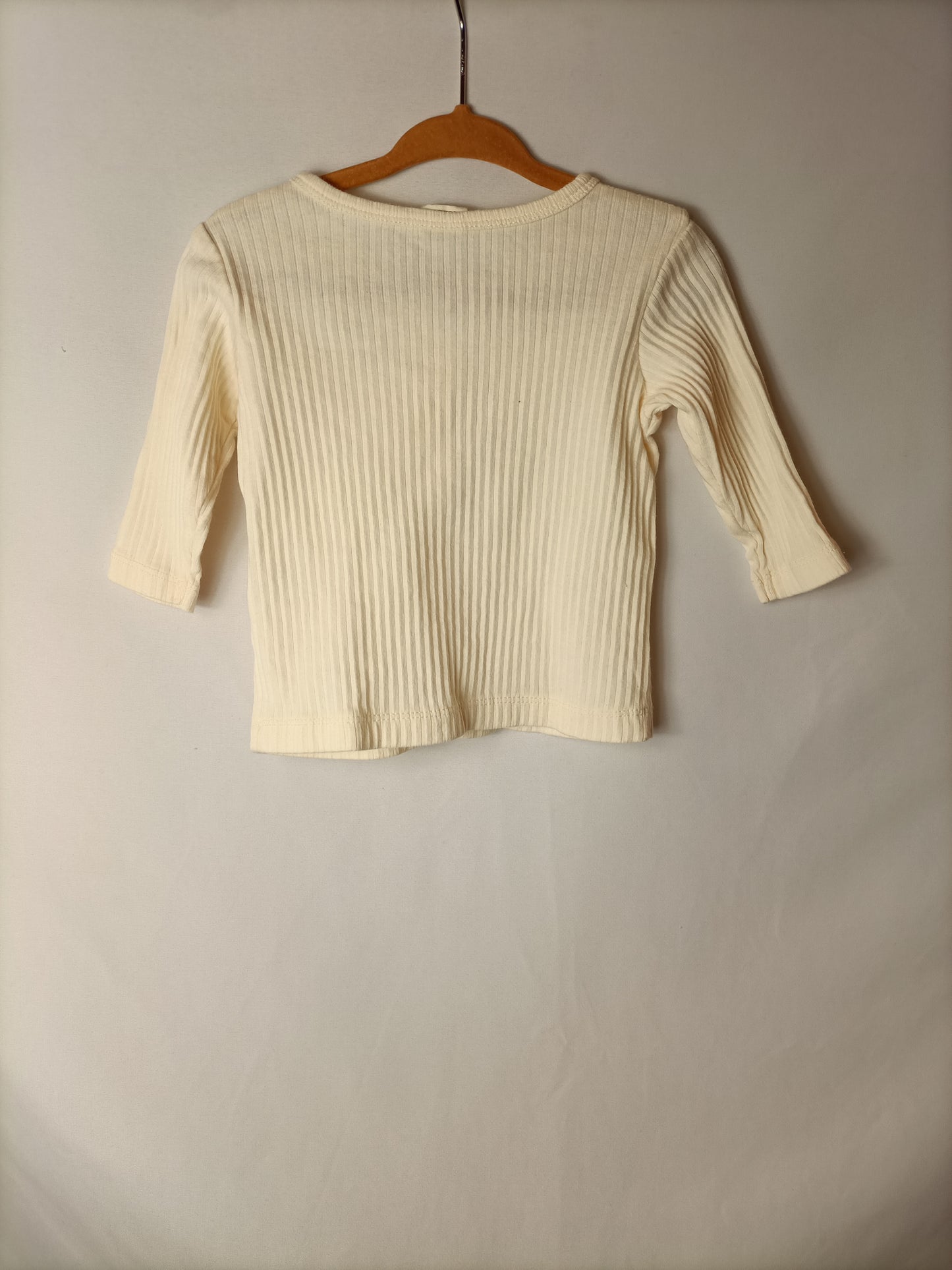 BOHO BABY. Beige ribbed T-shirt. Size 6-12 months