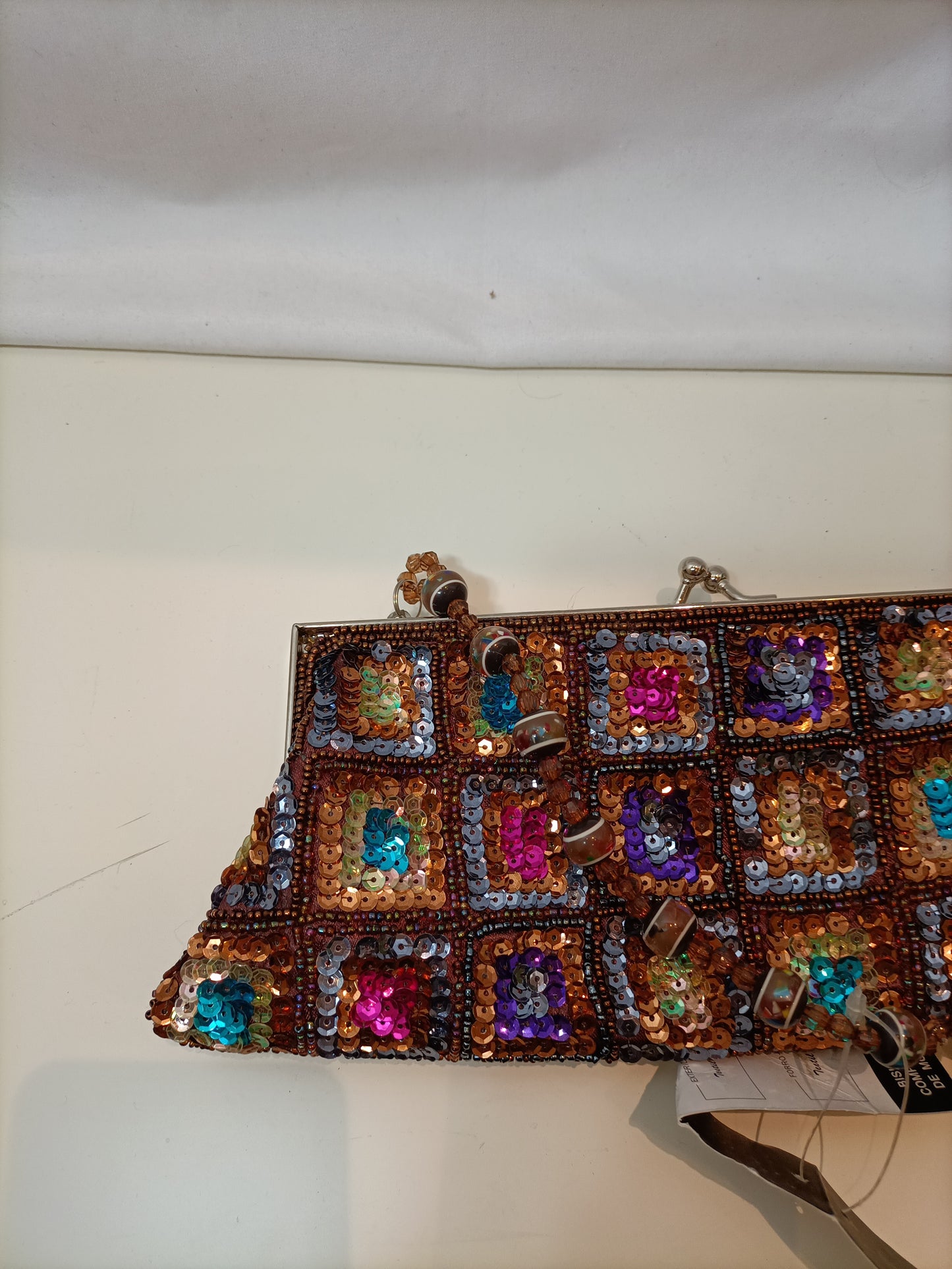 BEGOÑA TORRES. Bolso mano lentejuelas