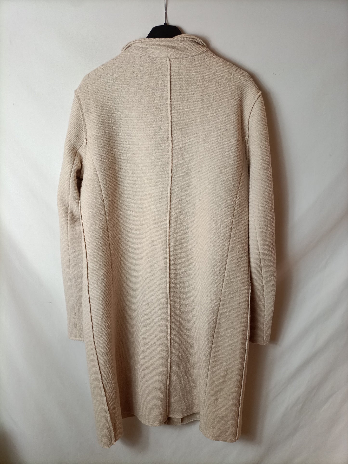 ONLY. Abrigo fino textura beige. T. L