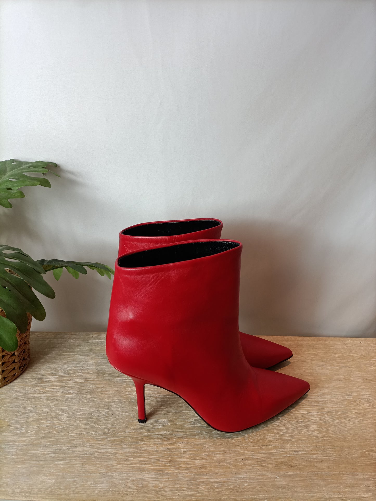 VERO CUOIO. Botines rojos piel T.40