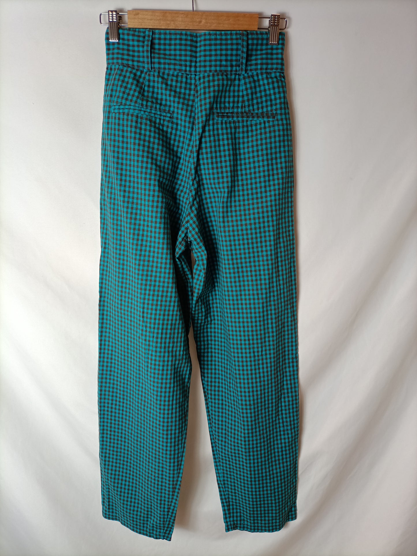 IQ COLLECTION. TOTAL LOOK: Gingham blouse and trousers. Size S/M