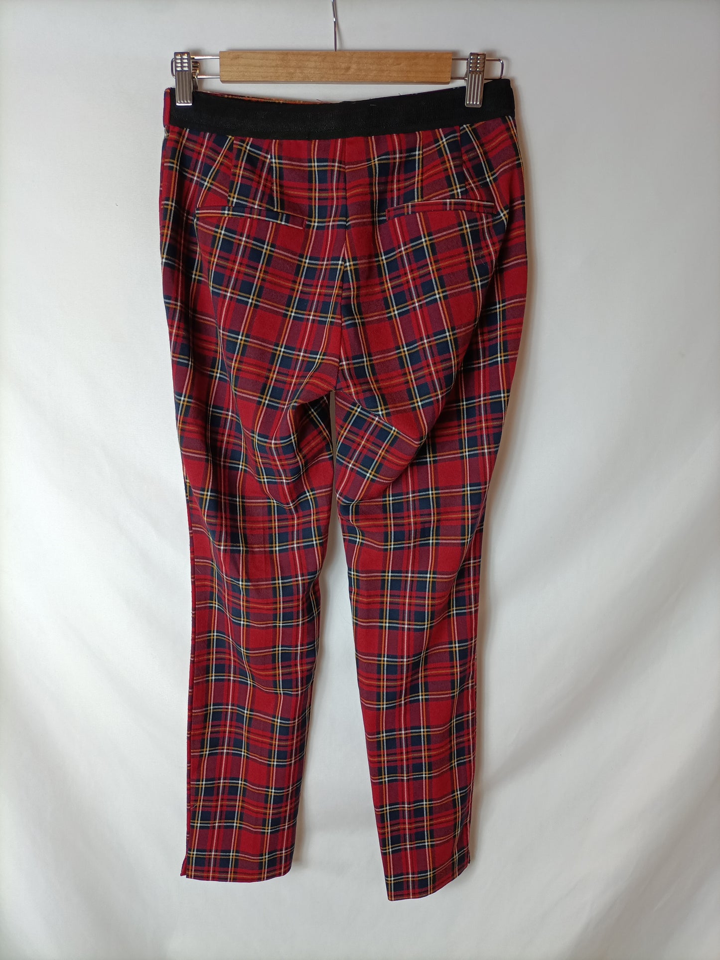 ZARQ. Pantalón cuadros rojo. T.S