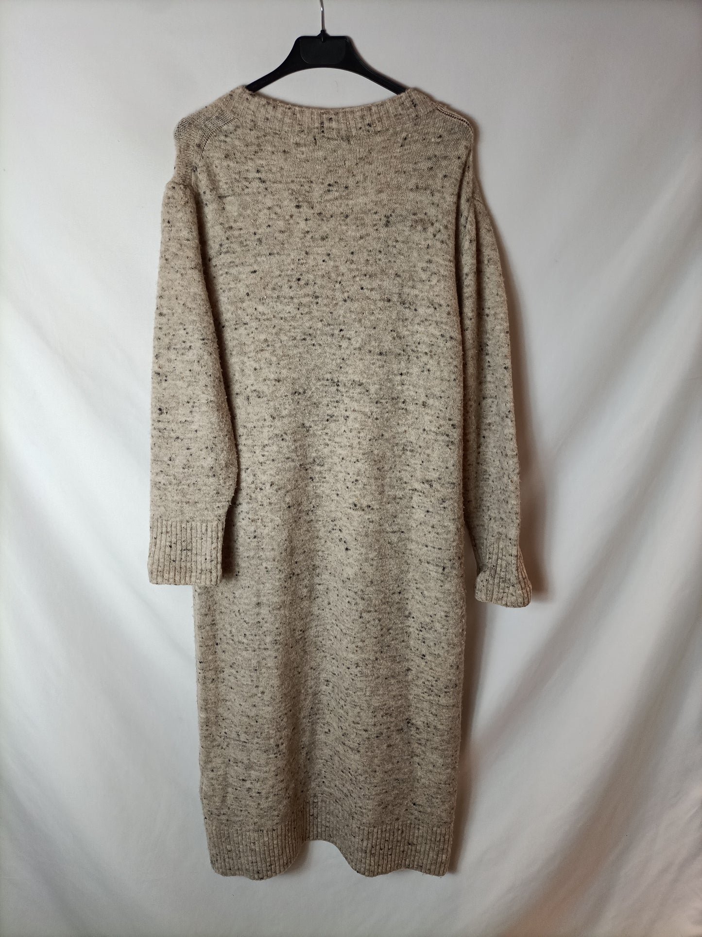 MASSIMO DUTTI. Vestido de punto beige T.m