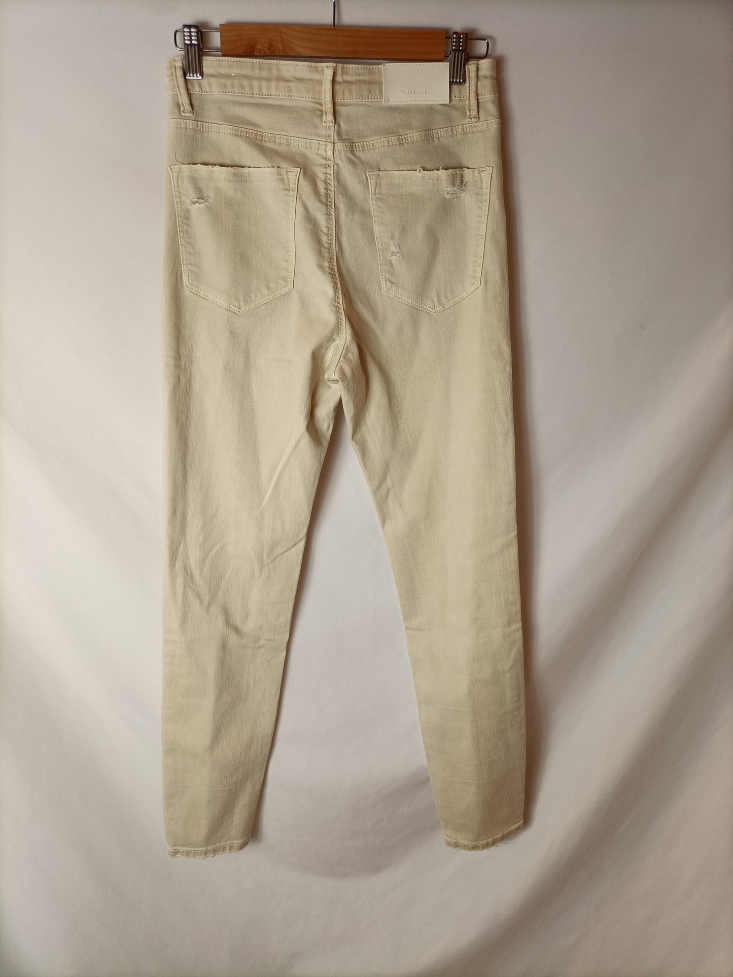 STRADIVARIUS. Beige denim pants T.38