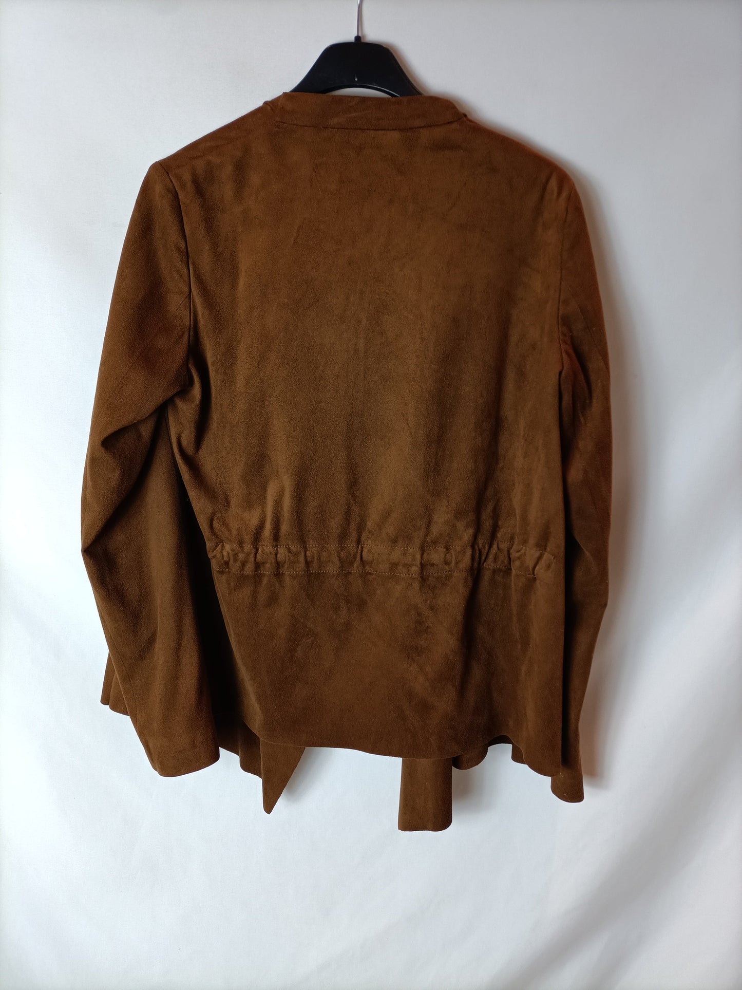 ZARA. Chaqueta fina antelina marrón. T.XS (tara)