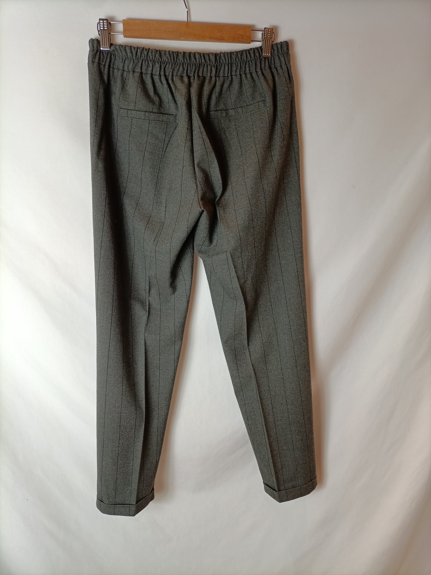 BROWNIE. Pantalón fluido gris rayas T.m/l