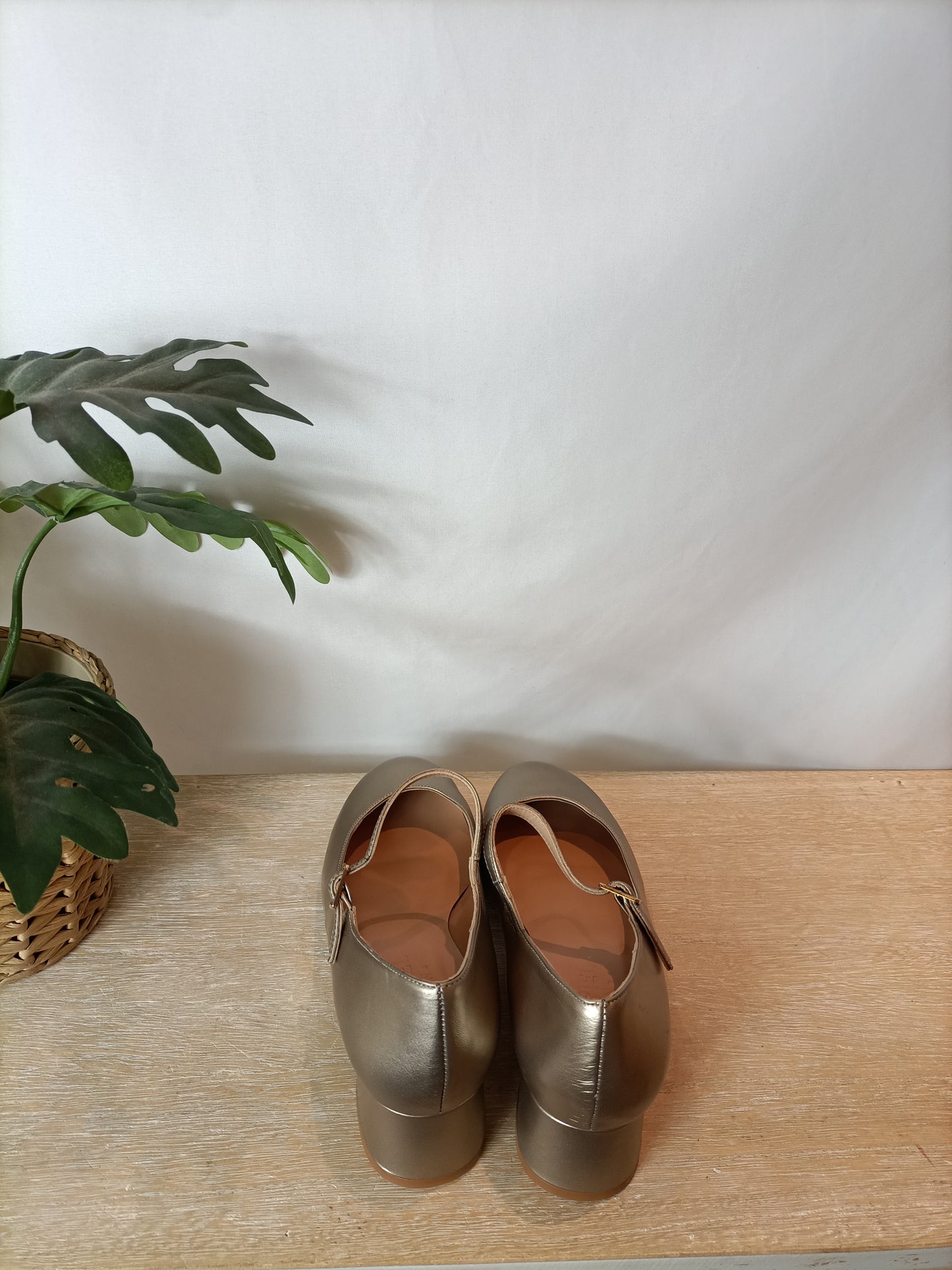 MONPIEL. Bailarina dorada hebilla T.38